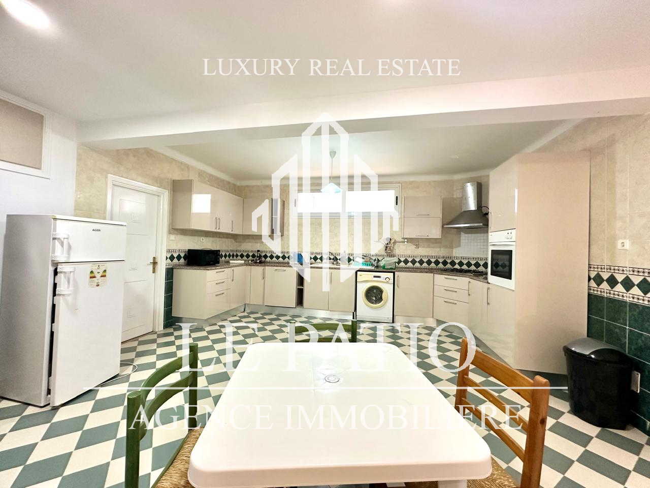 La Marsa Gammart Location Appart. 3 pices Rez de jardin meubl s2 avec chambre de service