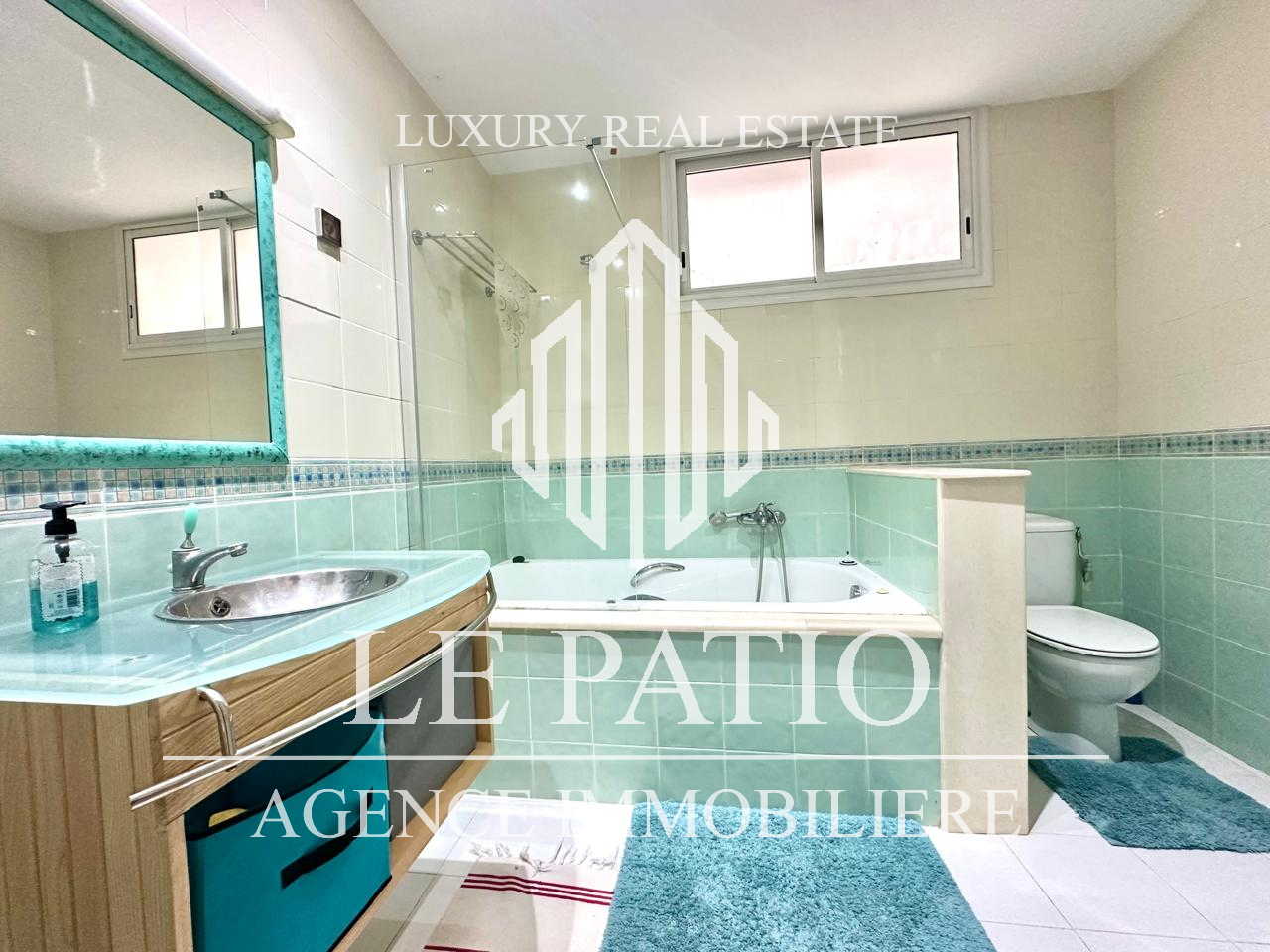 La Marsa Gammart Location Appart. 3 pices Rez de jardin meubl s2 avec chambre de service