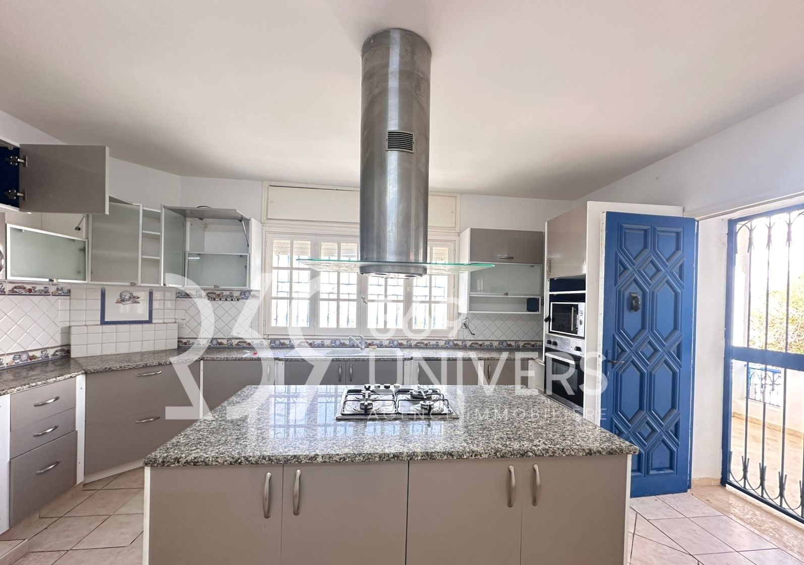 La Marsa&nbsp;Gammart&nbsp;Location&nbsp;Maisons&nbsp;Villa avec vue d�gag�e � gammarth ref rh141