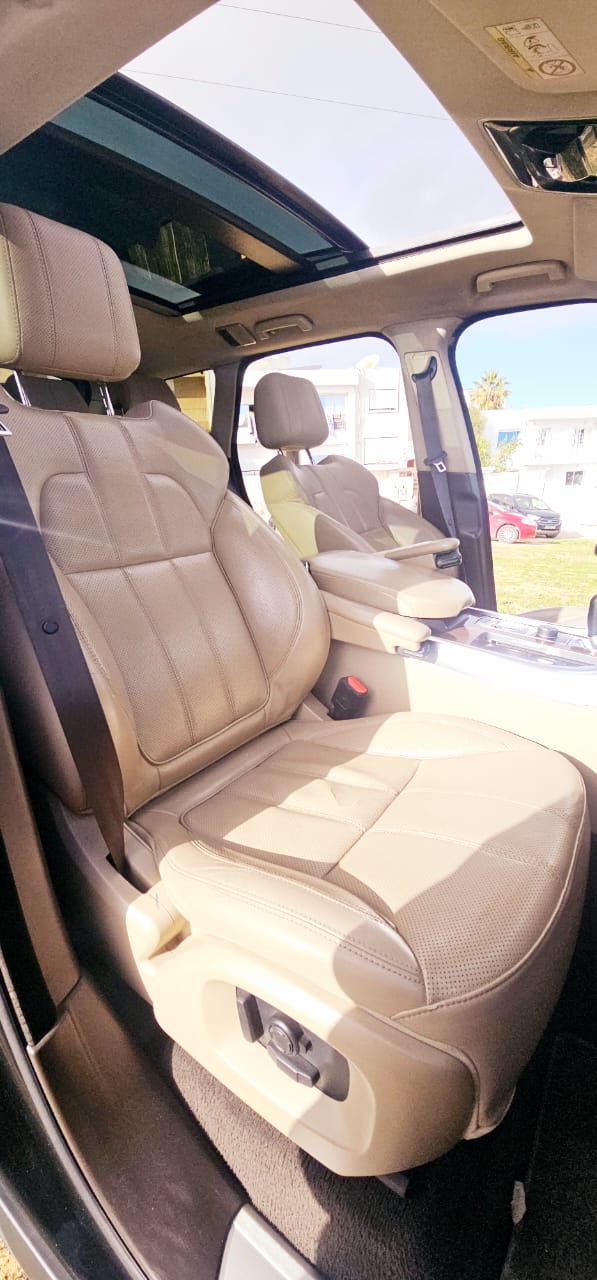 Ariana Ville Ariana Rover ROVER Range rover 2016