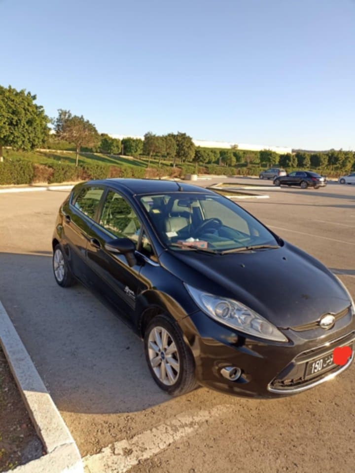 Bizerte Nord Cite Bougatfa Ford Fiesta Ford fiesta titanium noir de 2011