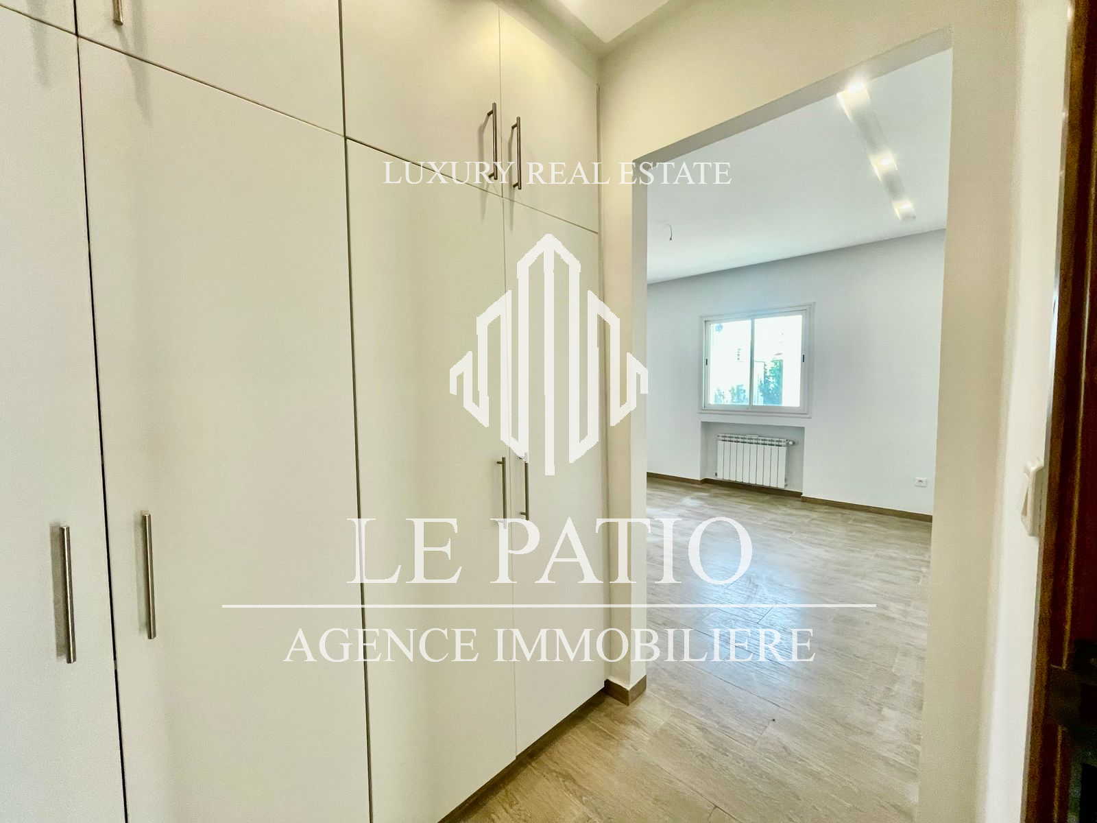 La Marsa Marsa Safsaf Location Appart. 4 pices Etage de villa s3  la marsa ville