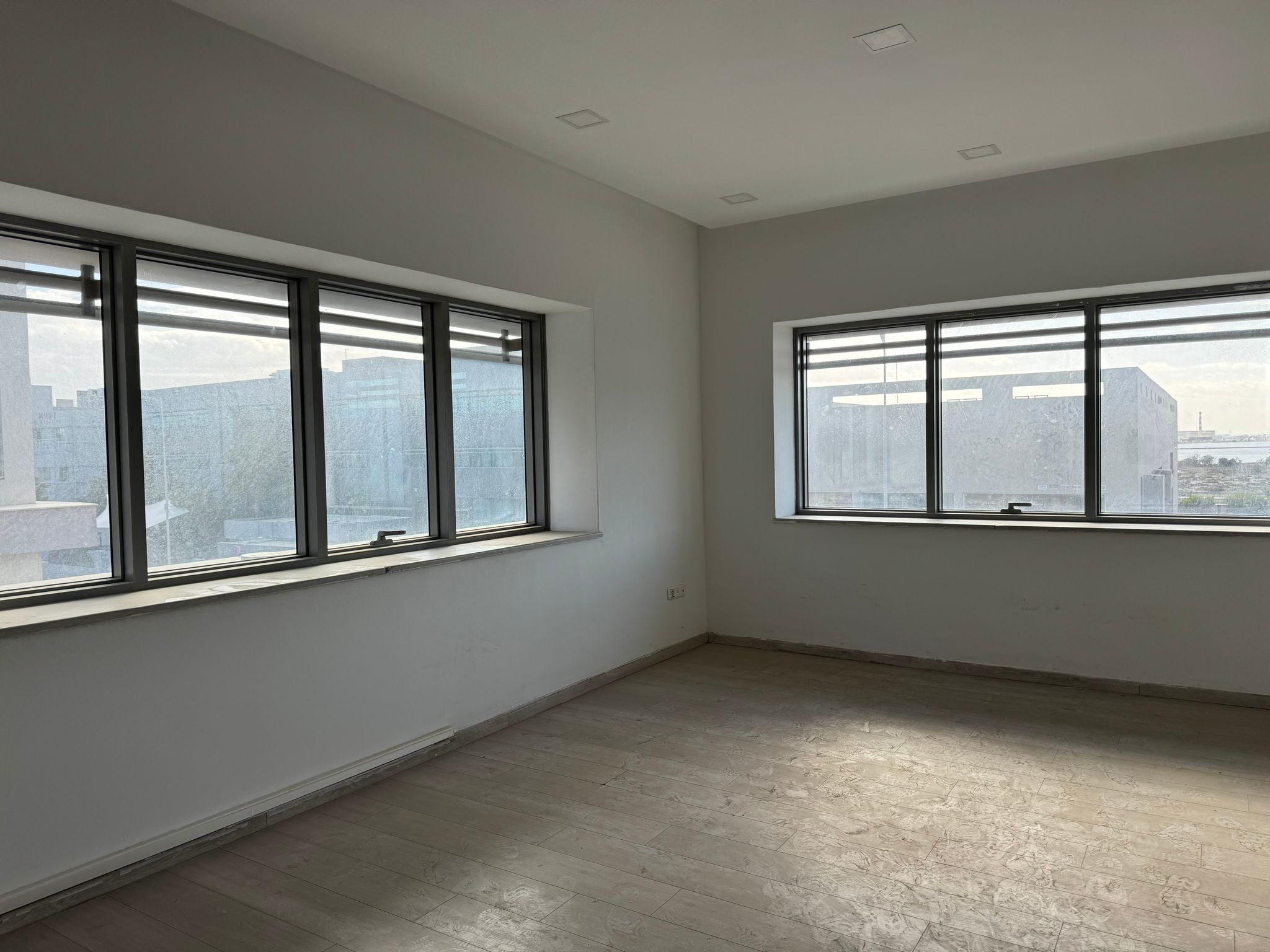 El Kram Le Kram Bureaux & Commerces Bureau Super bureau 1410 m2 au lac 3 kram