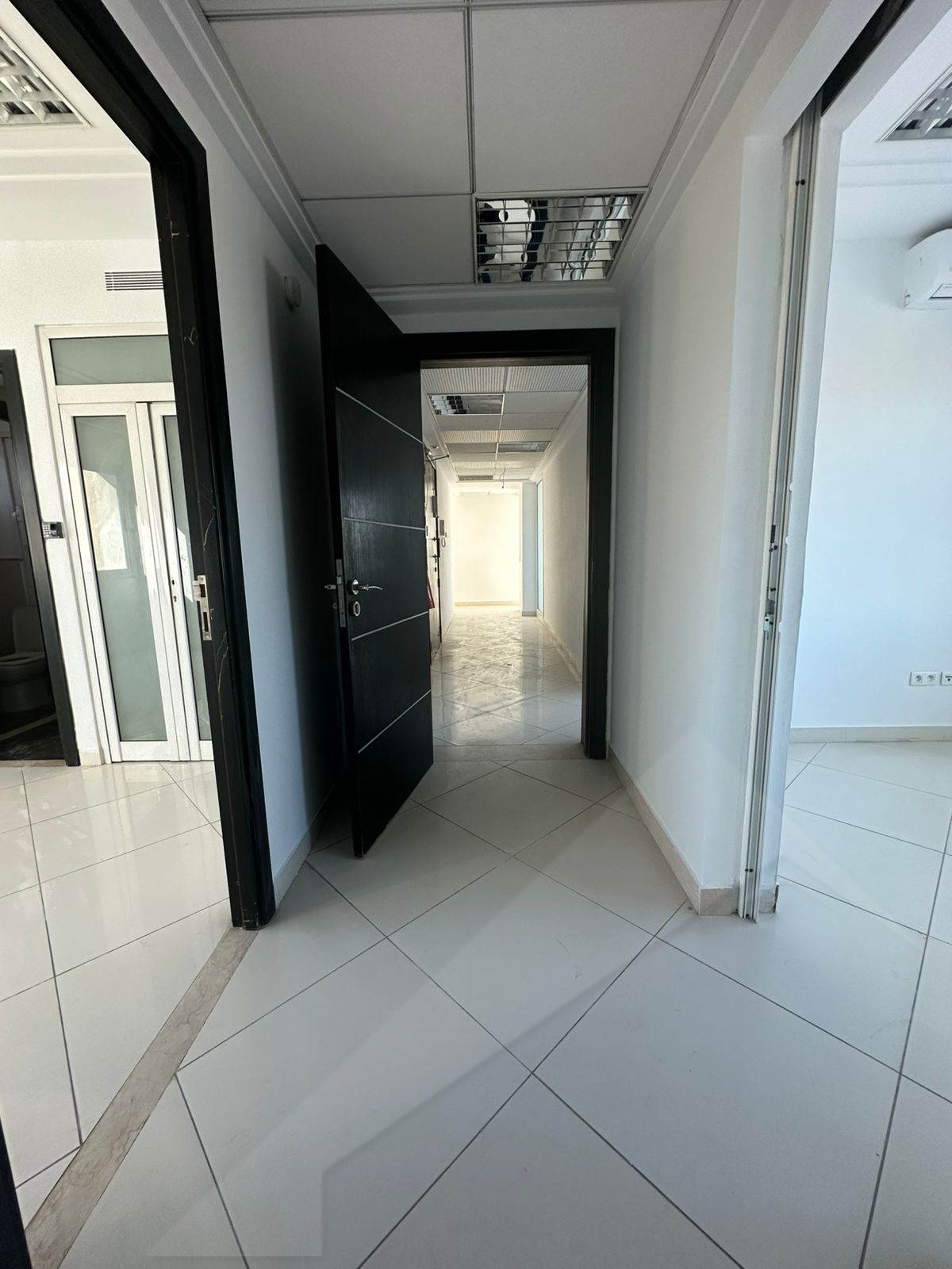 La Marsa Berge Du Lac Bureaux & Commerces Bureau Bureau 257m2 avec terrasse lac1