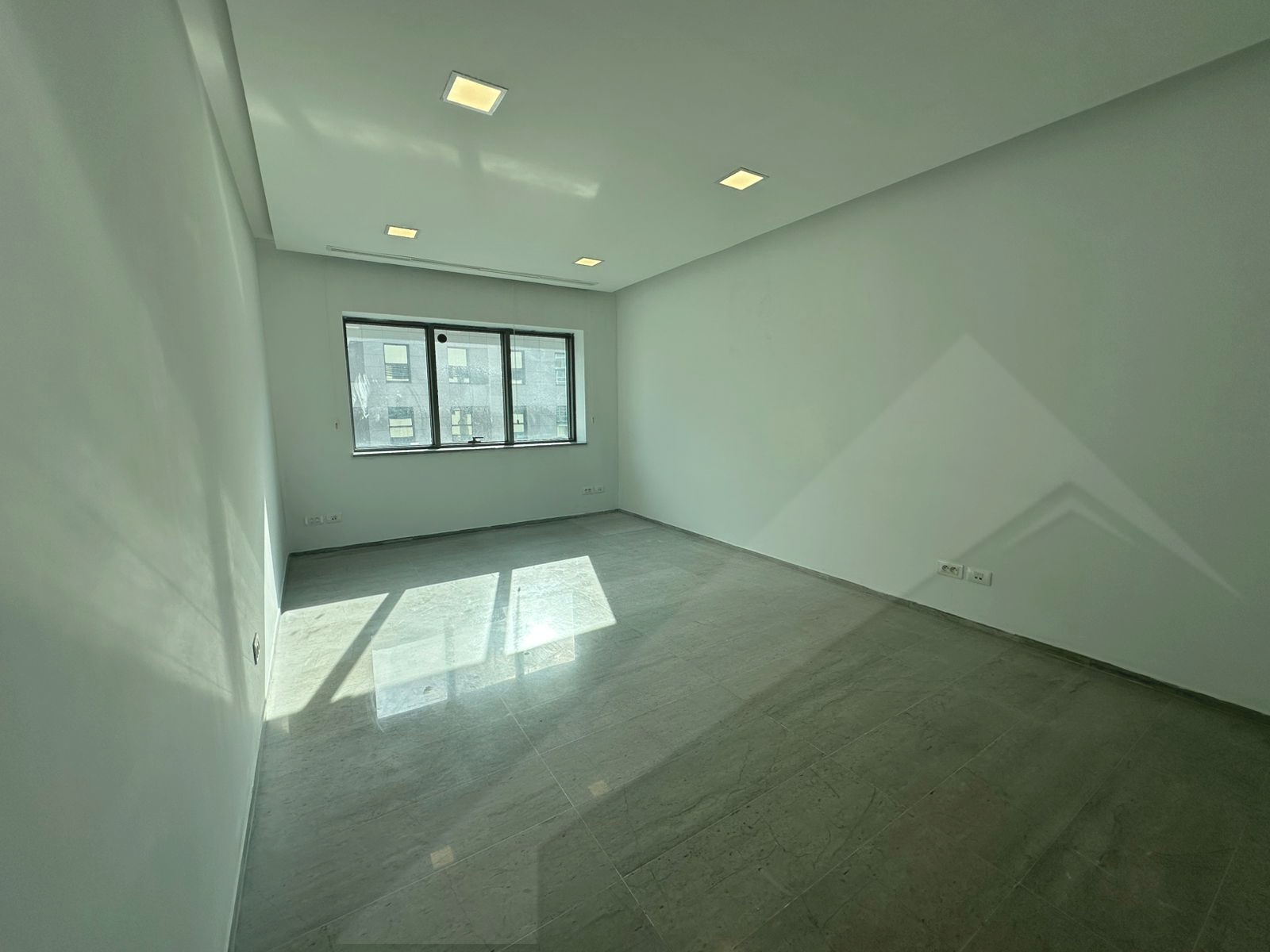 La Marsa Berge Du Lac Bureaux & Commerces Bureau Al bureau 94m2 lac2