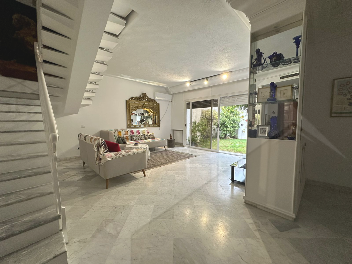 La Marsa&nbsp;Marsa Safsaf&nbsp;Vente&nbsp;Maisons&nbsp;Av villa avec appartement � la marsa