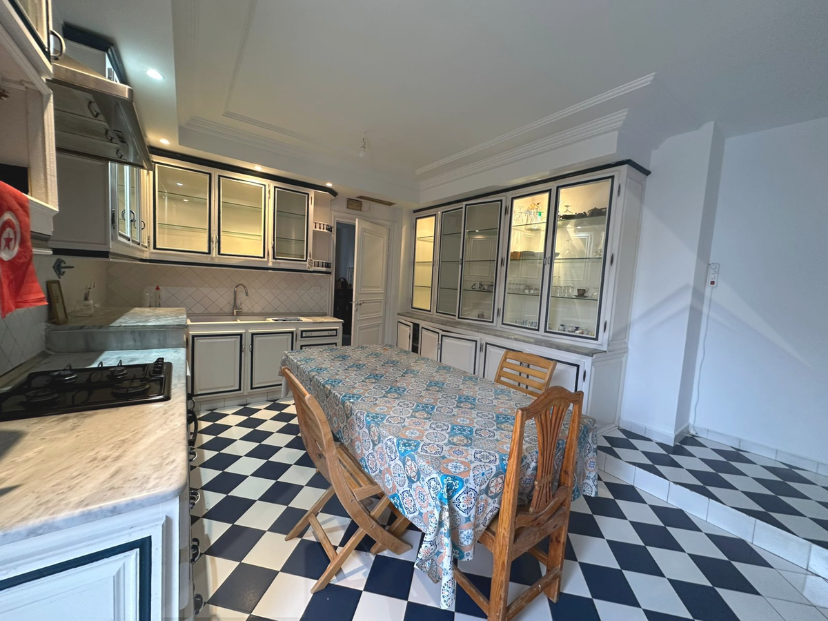 La Marsa&nbsp;Marsa Safsaf&nbsp;Vente&nbsp;Maisons&nbsp;Av villa avec appartement � la marsa