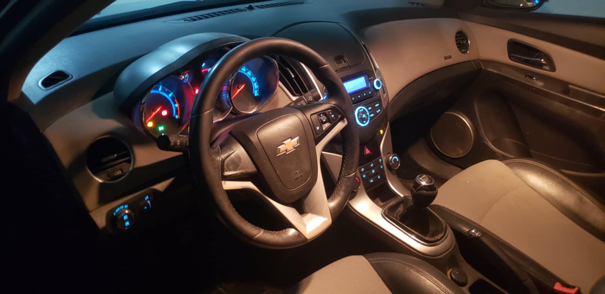 Sousse Ville Cite Boukhzar Chevrolet CRUZE Une voiture en bonne tat