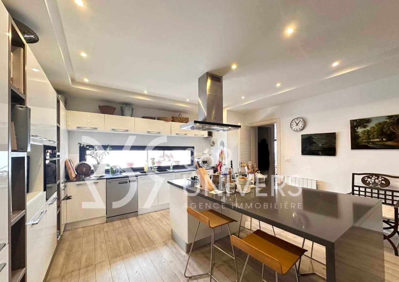 La Marsa&nbsp;Gammart&nbsp;Location&nbsp;Maisons&nbsp;Villa avec vue d�gag�e � gammarth ref rh148