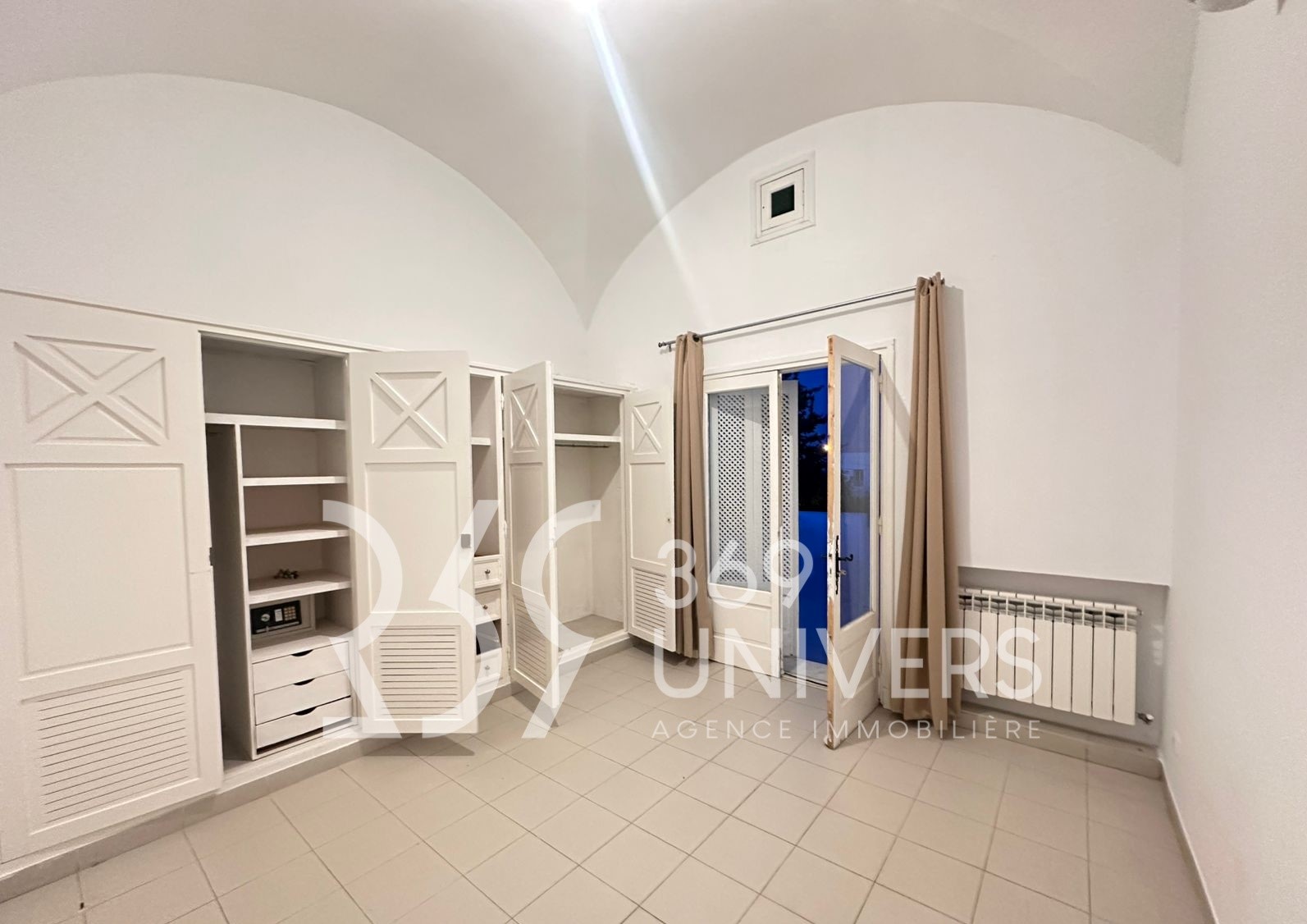 La Marsa&nbsp;Gammart&nbsp;Location&nbsp;Appart. 2 pi�ces&nbsp;Etage de villa avec vue d�gag�e � gammarth