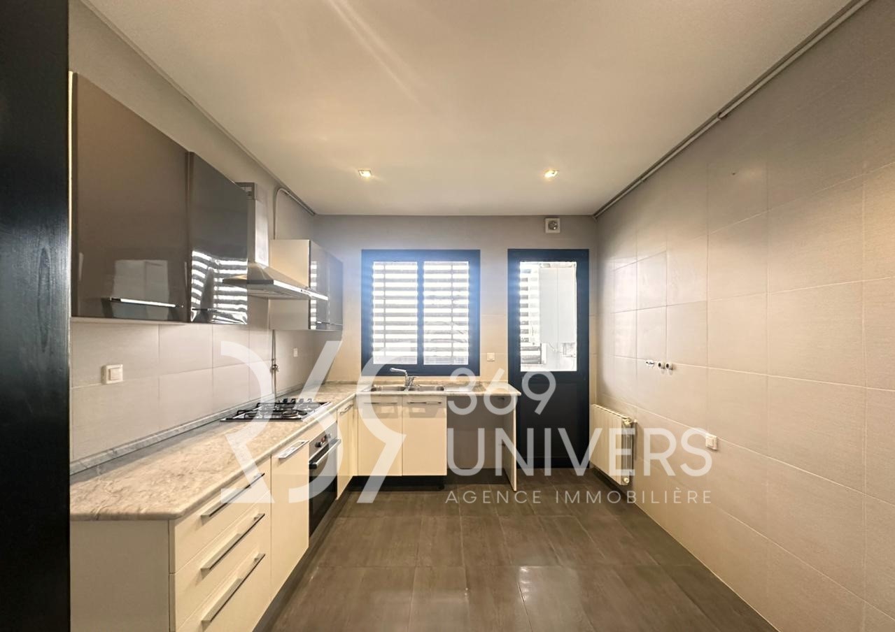 La Marsa&nbsp;Cite Du Stade&nbsp;Location&nbsp;Appart. 3 pi�ces&nbsp;Appartement avec terrasse � la marsa ref ra126