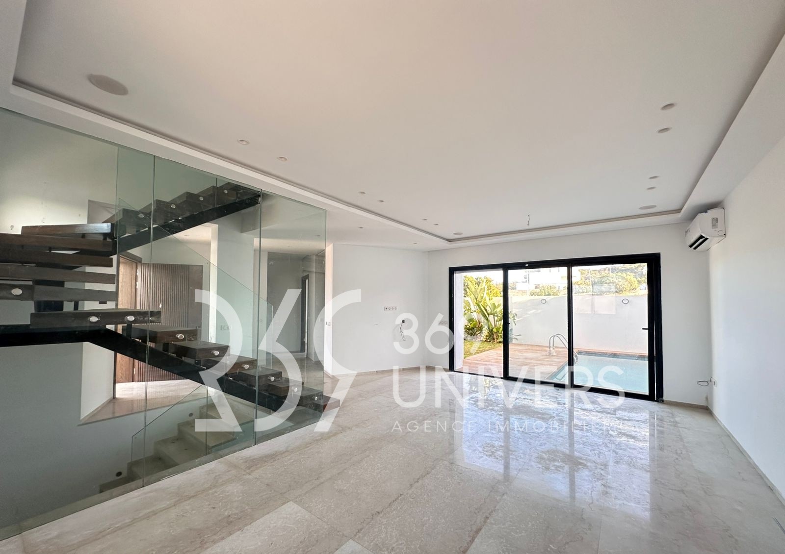 La Marsa&nbsp;Gammart&nbsp;Location&nbsp;Maisons&nbsp;Triplex avec piscine � gammarth ref rh144