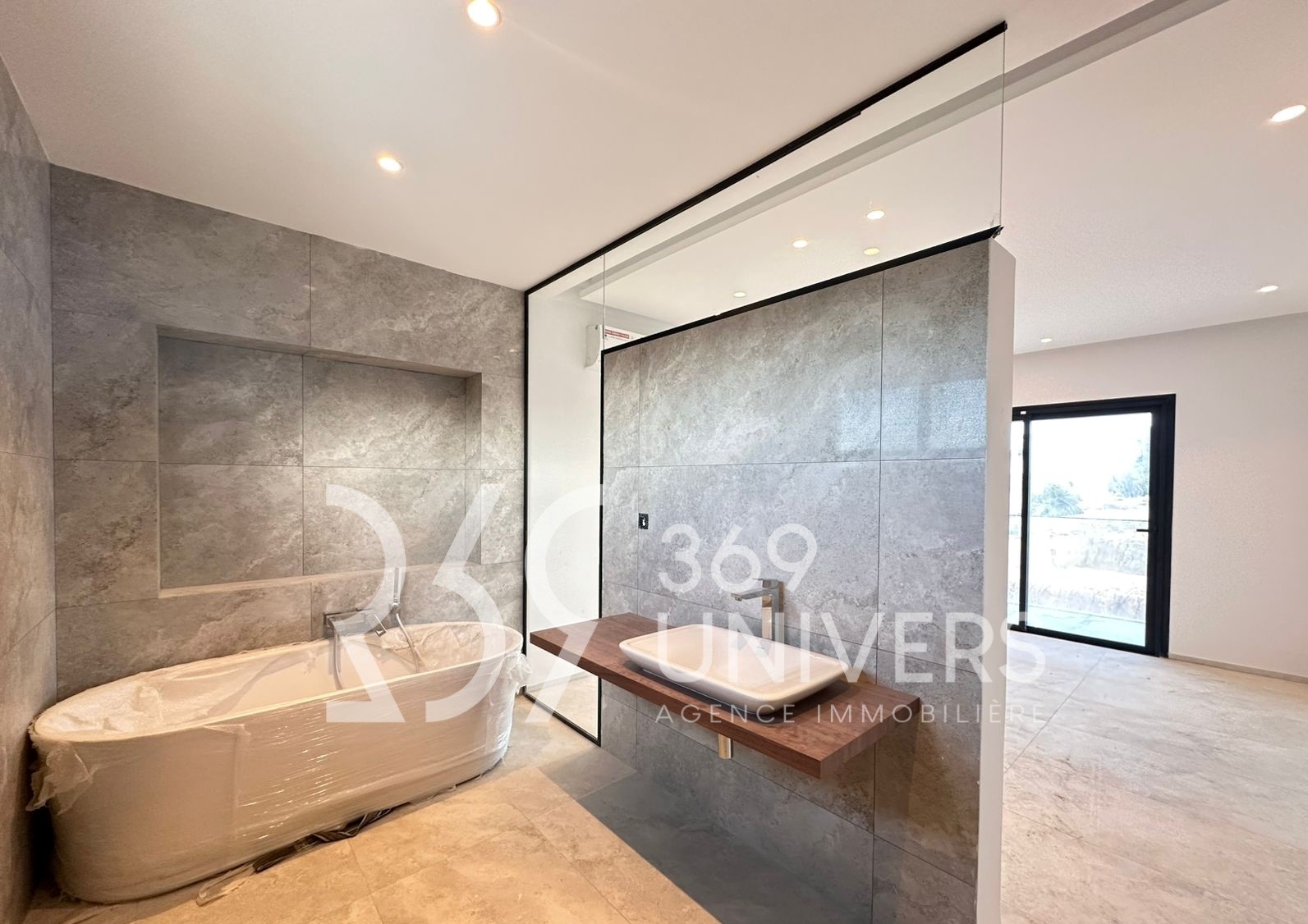 La Marsa&nbsp;Gammart&nbsp;Location&nbsp;Maisons&nbsp;Triplex avec piscine � gammarth ref rh144