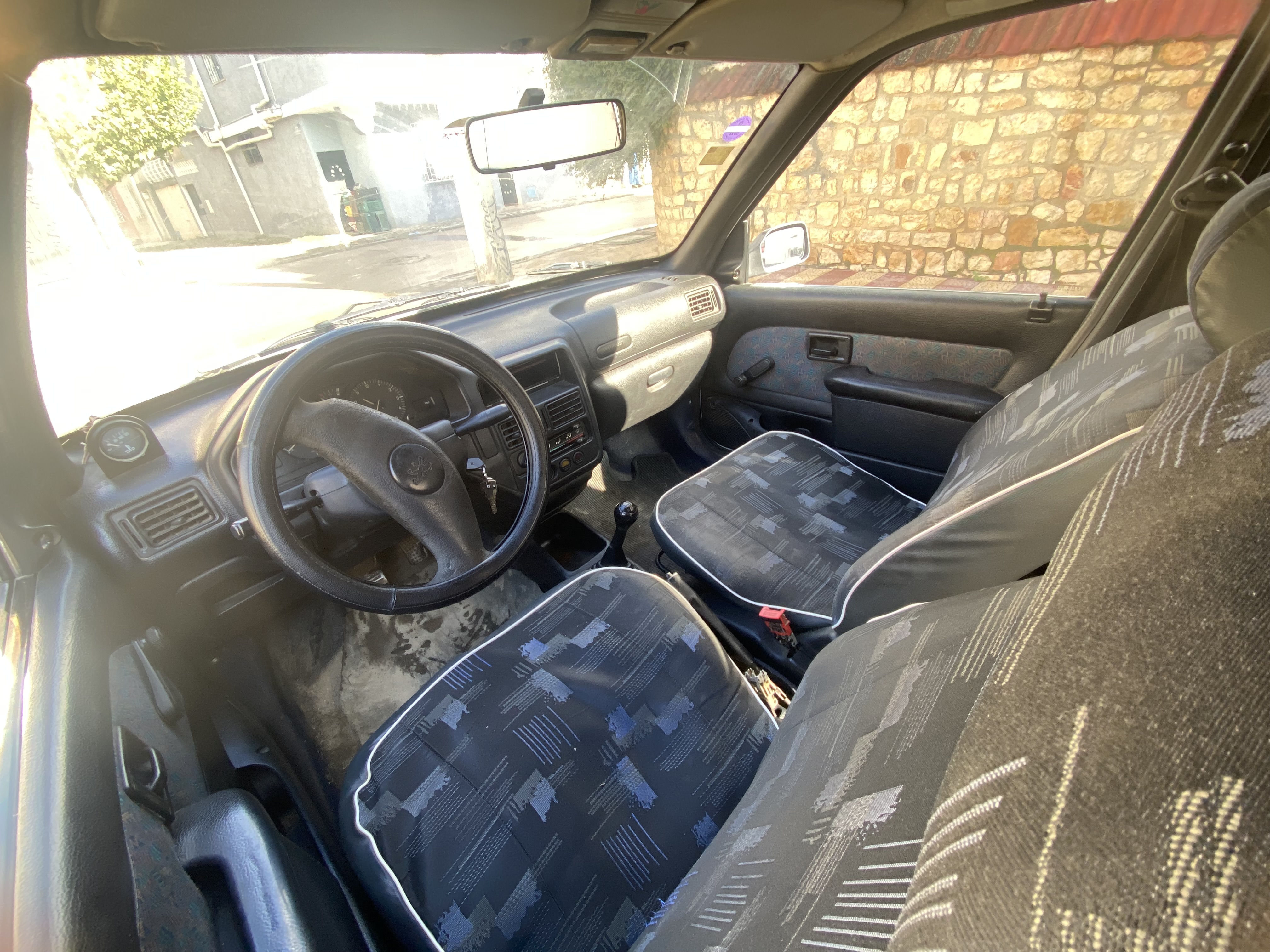 Peugeot 106