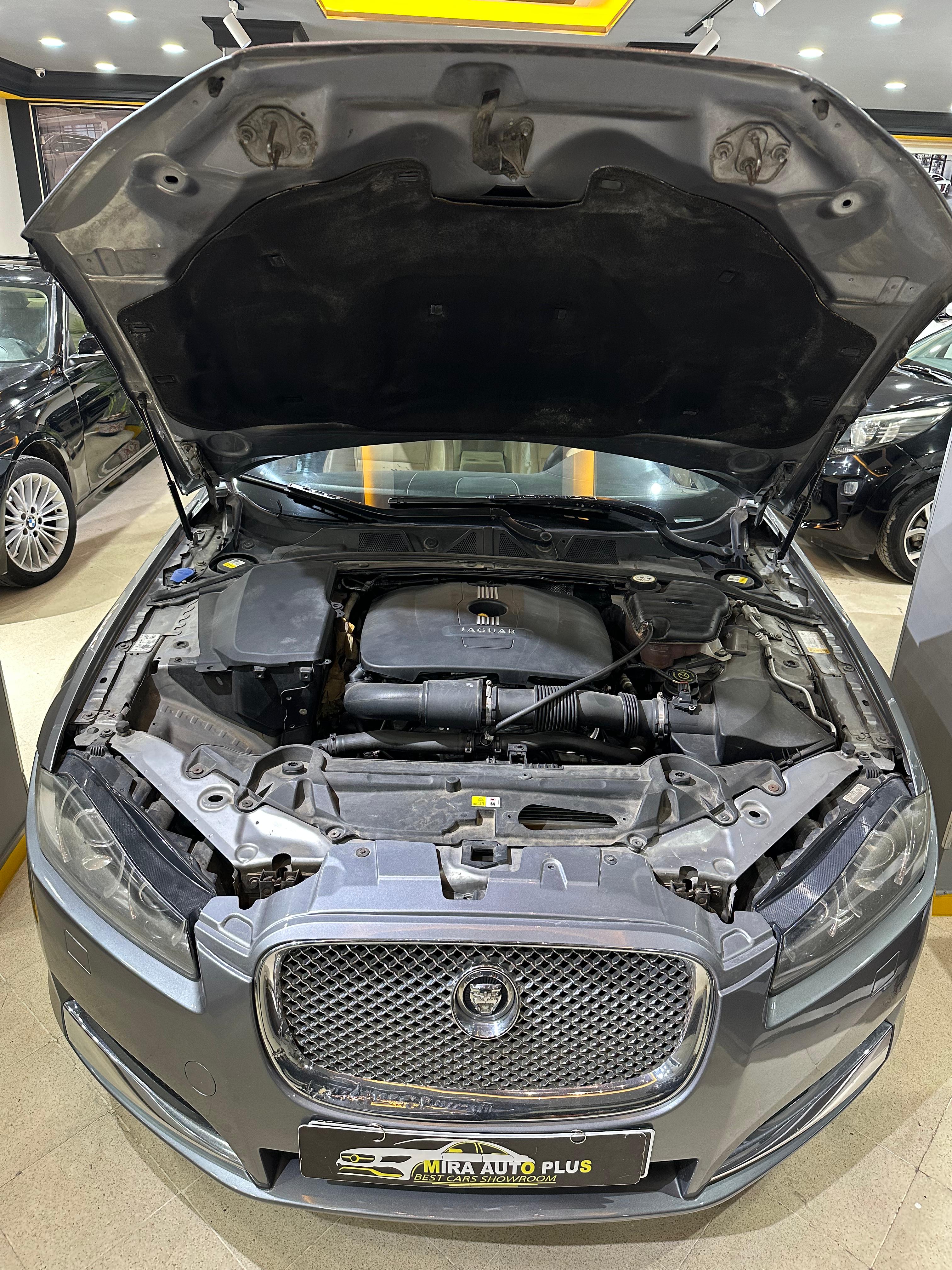 Jaguar XF