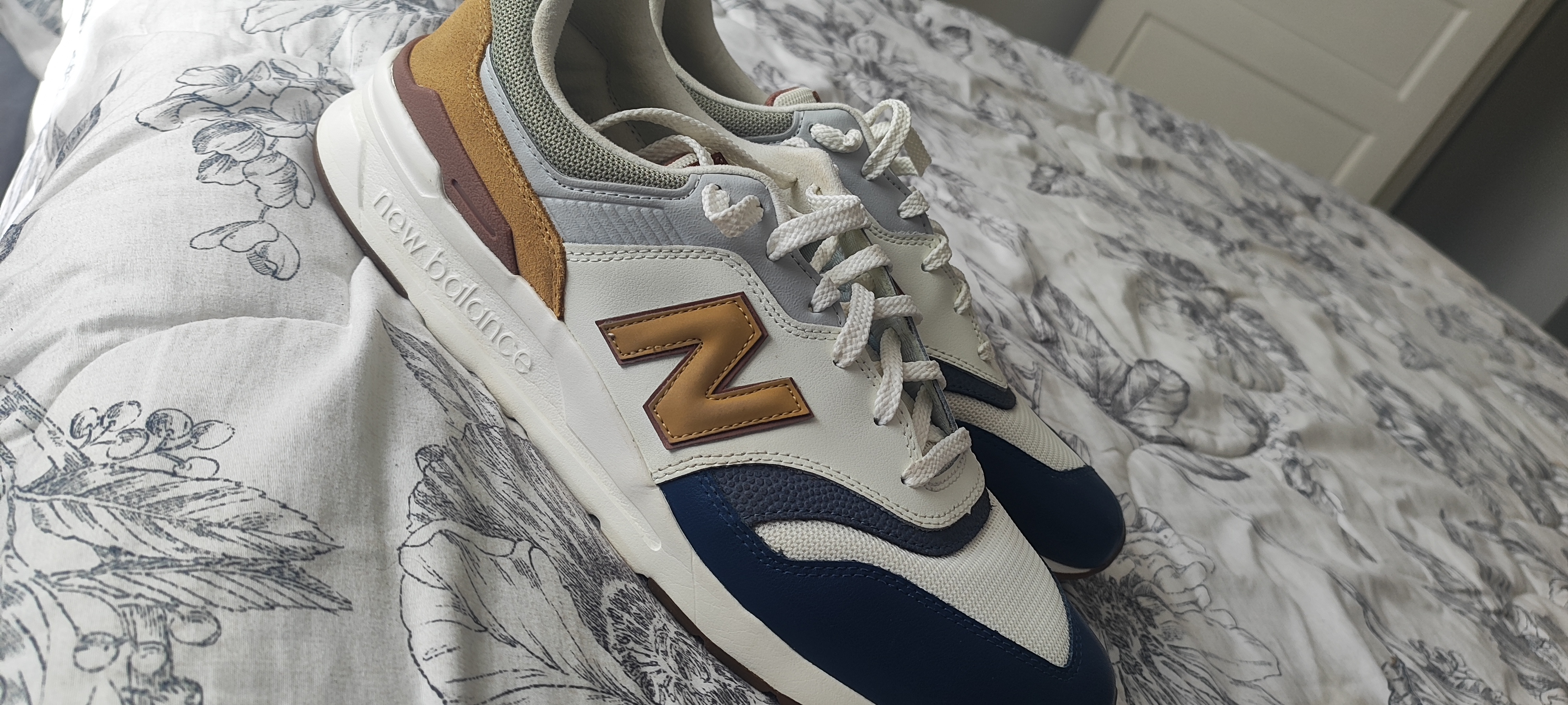 Ain Zaghouan Ain Zaghouan Hommes Autre New balance vs nike