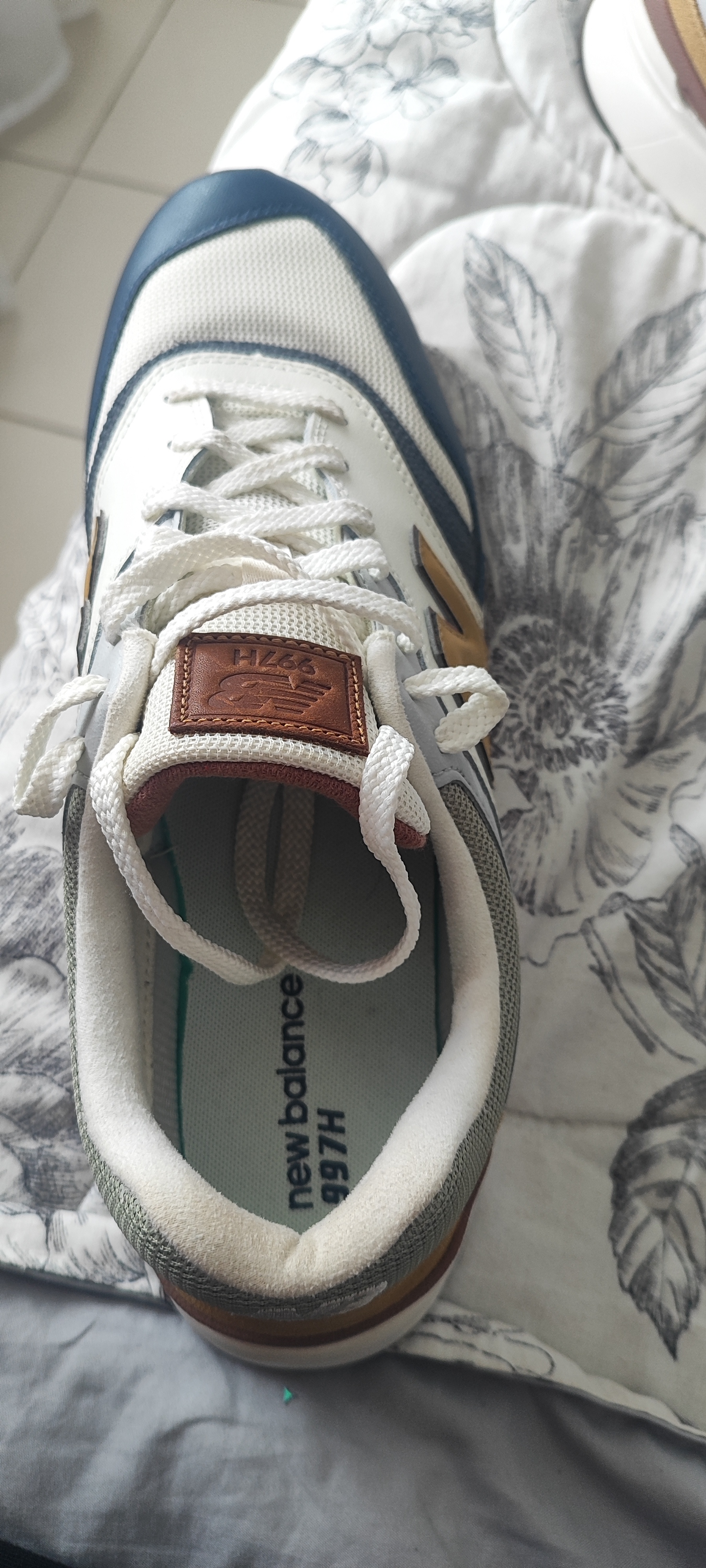 Ain Zaghouan Ain Zaghouan Hommes Autre New balance vs nike