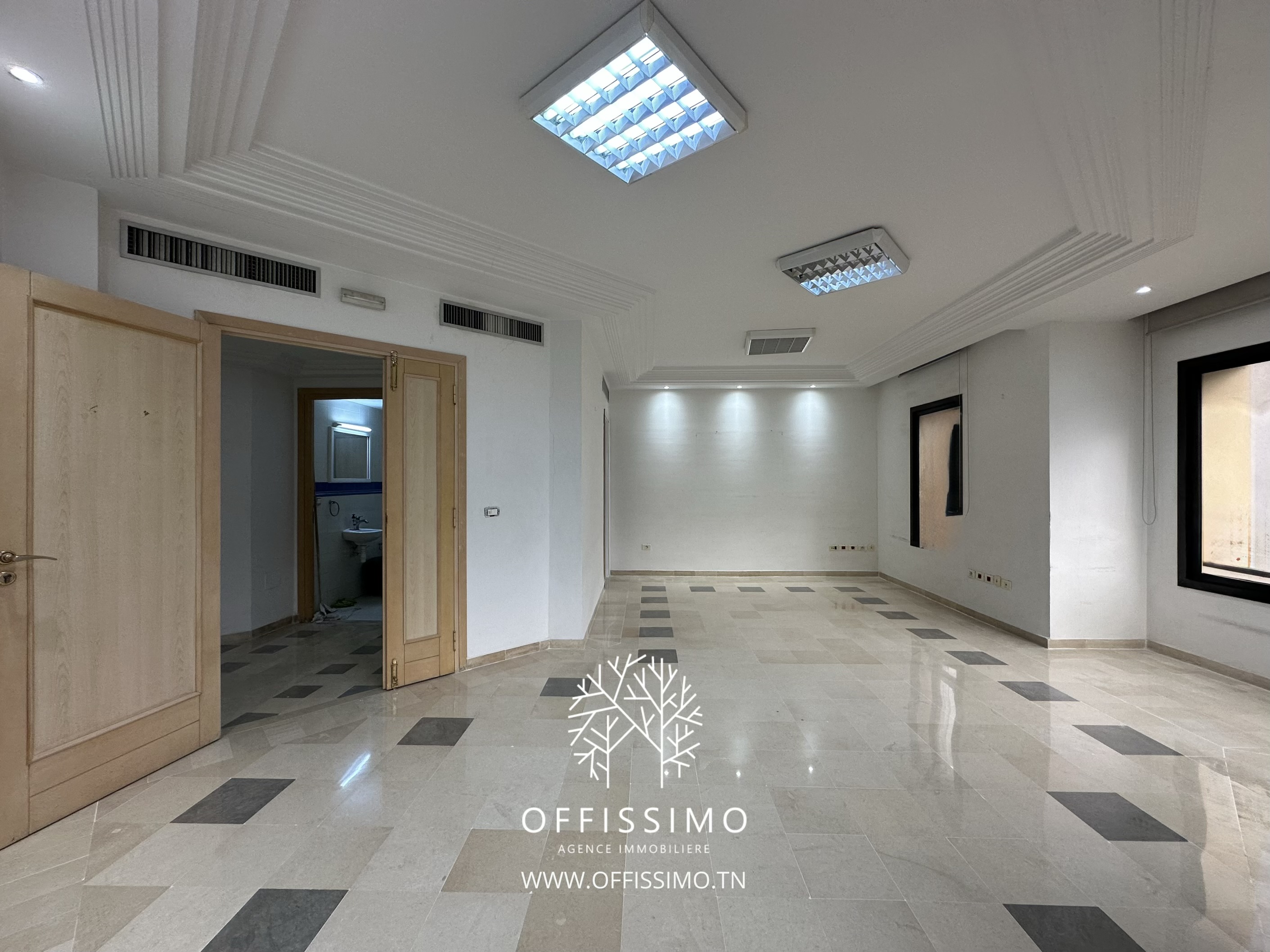 La Marsa Berge Du Lac Location Surfaces Bureau open space lac 1 et 3 pieces