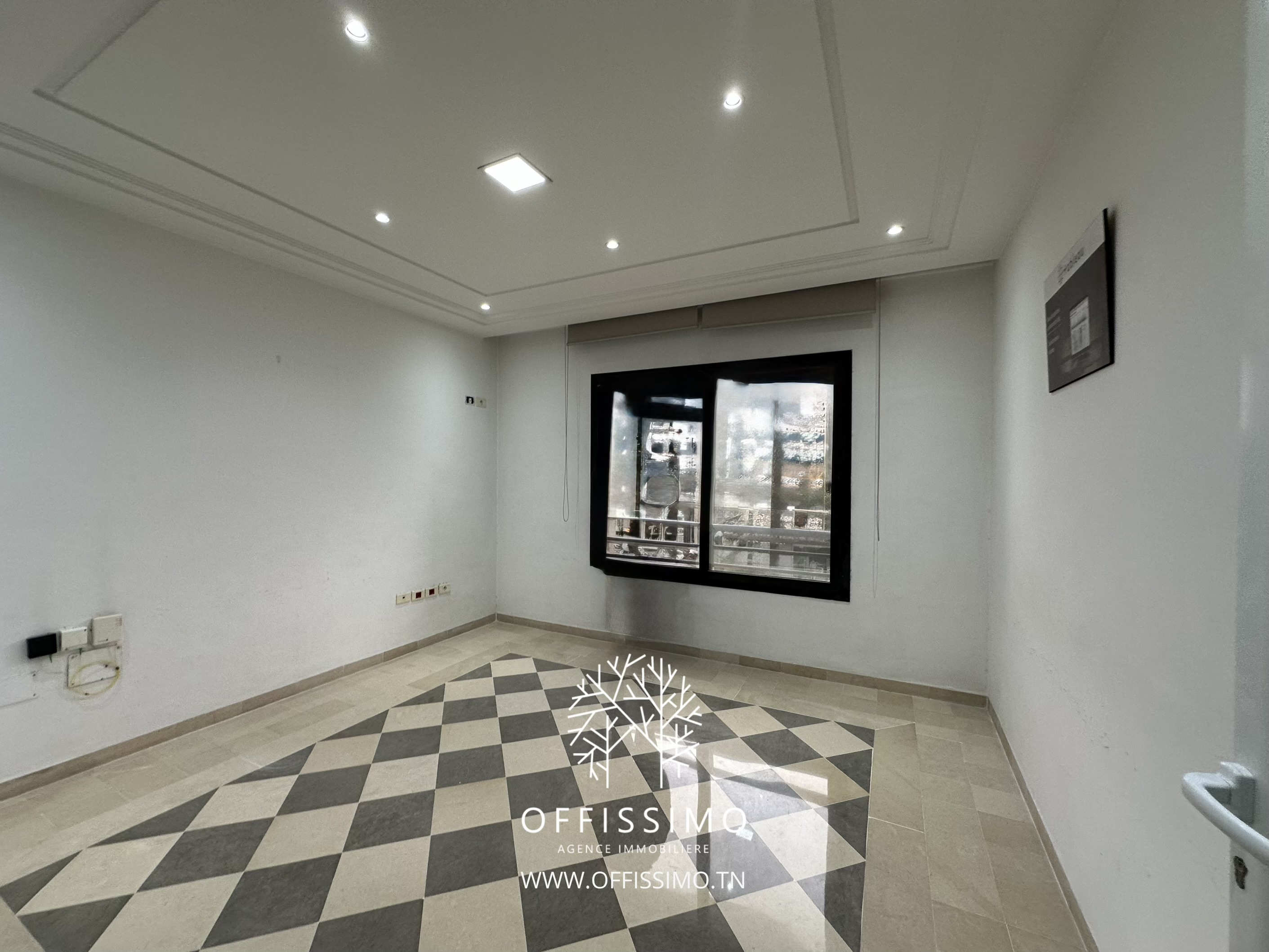 La Marsa Berge Du Lac Location Surfaces Bureau open space lac 1 et 3 pieces