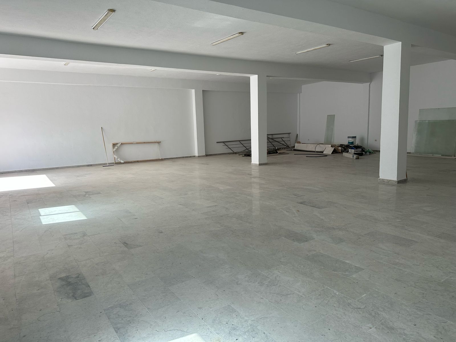 Akouda Akouda Location Appart. 2 pices Local 2 niveaux gp1 oued el ourouk