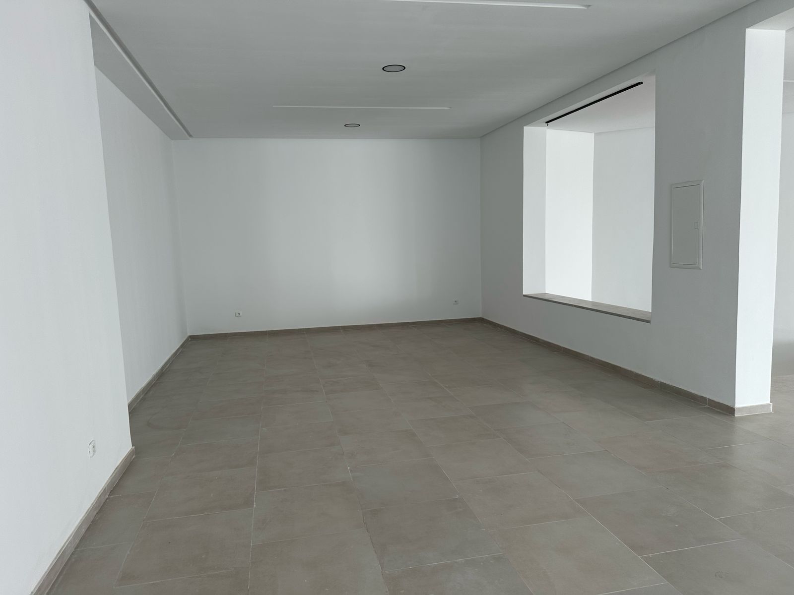 Akouda Akouda Location Appart. 2 pices Local 2 niveaux gp1 oued el ourouk