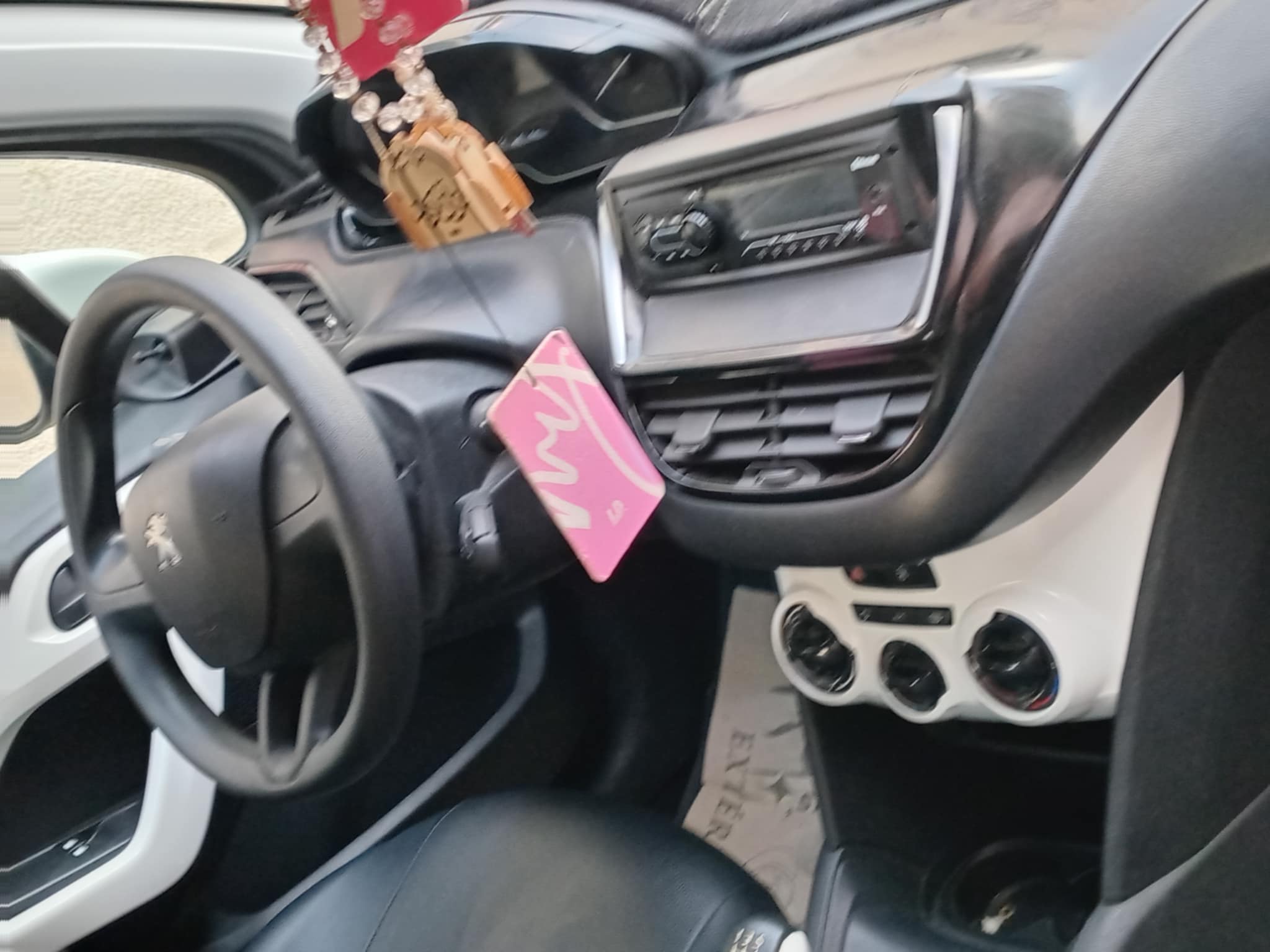 Peugeot 208