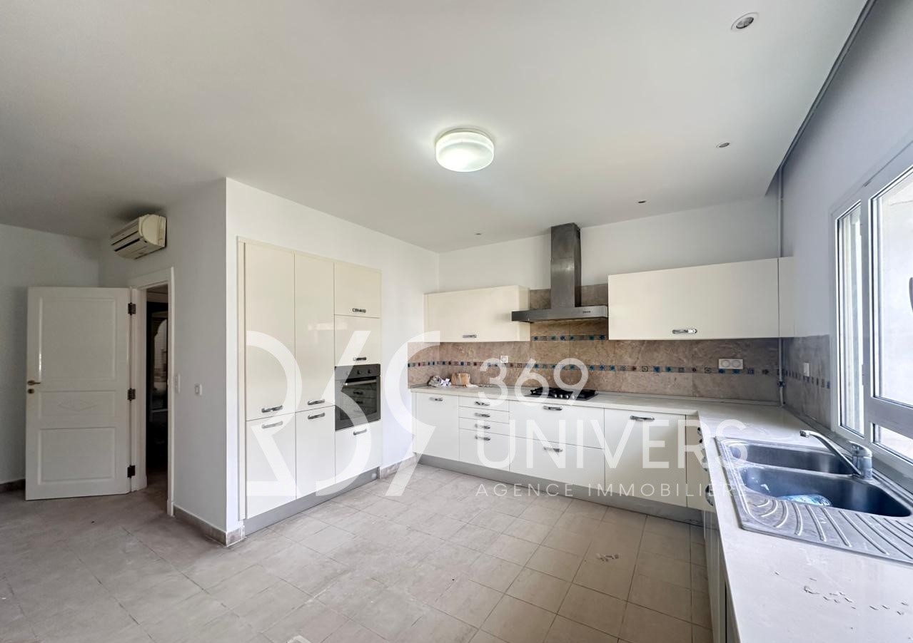 La Marsa Gammart Location Maisons Villa avec piscine  gammarth ref rh147