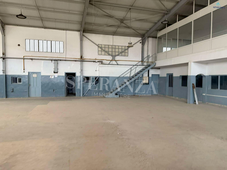 Nabeul&nbsp;Nabeul&nbsp;Location&nbsp;Autre&nbsp;Local commerciale le p�le