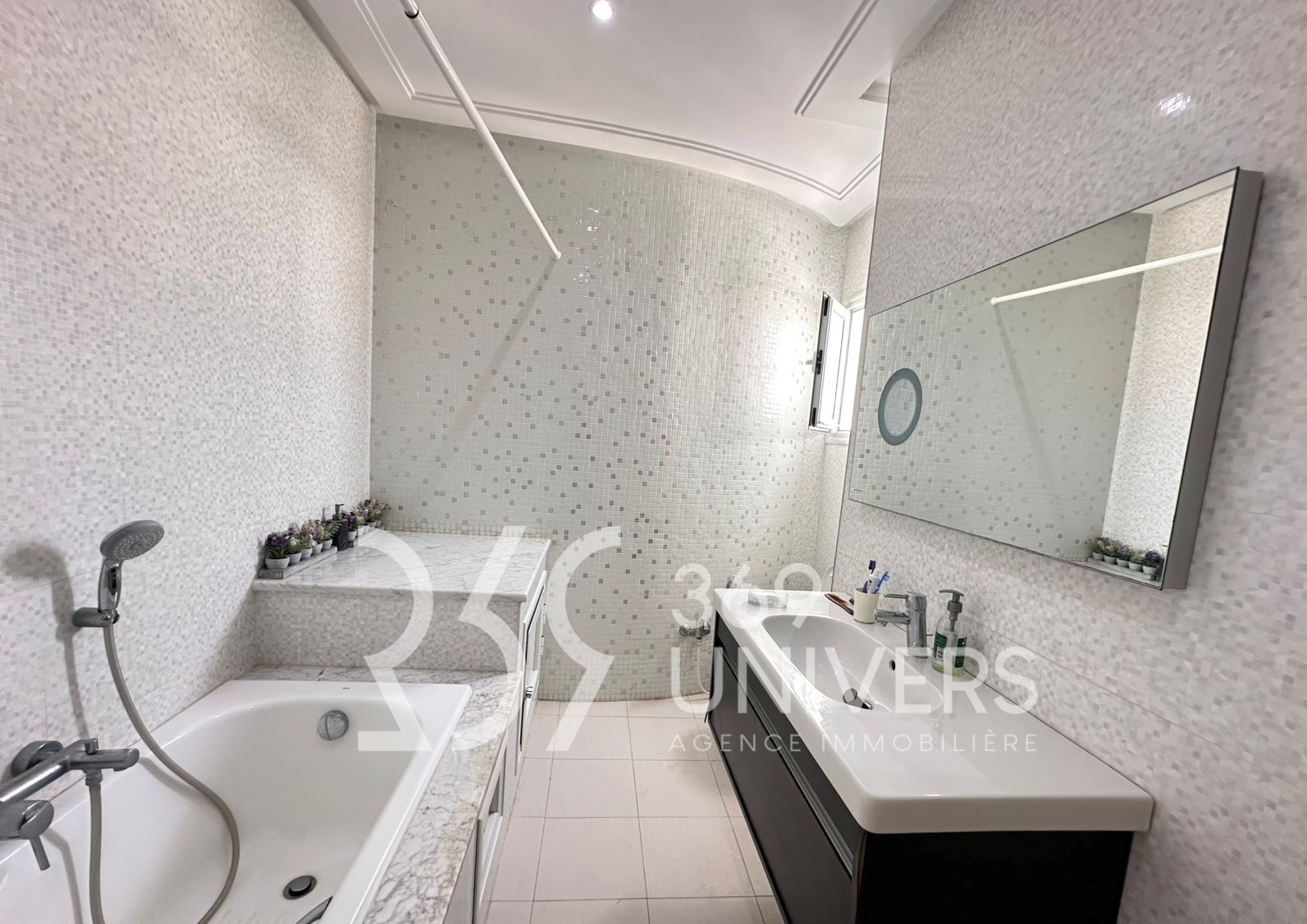 La Marsa&nbsp;Marsa Safsaf&nbsp;Location&nbsp;Appart. 3 pi�ces&nbsp;Etage avec vue sur mer � la marsa ref ra130