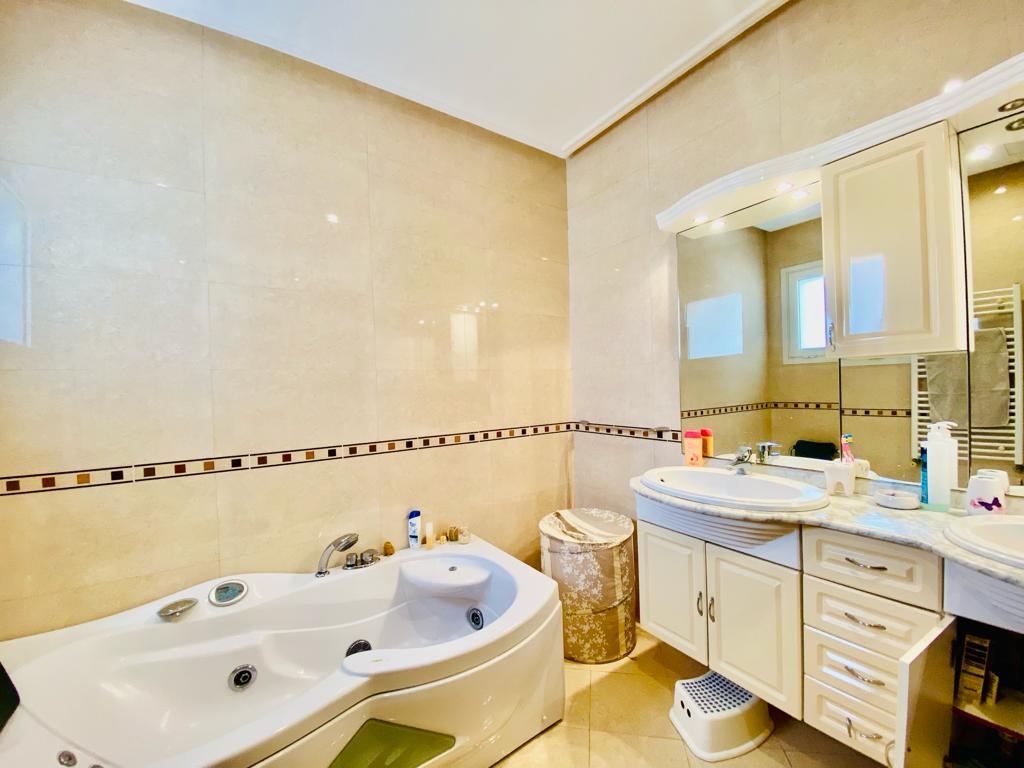 La Marsa&nbsp;Berge Du Lac&nbsp;Location&nbsp;Appart. 4 pi�ces&nbsp;S3 meubl� au berges du lac