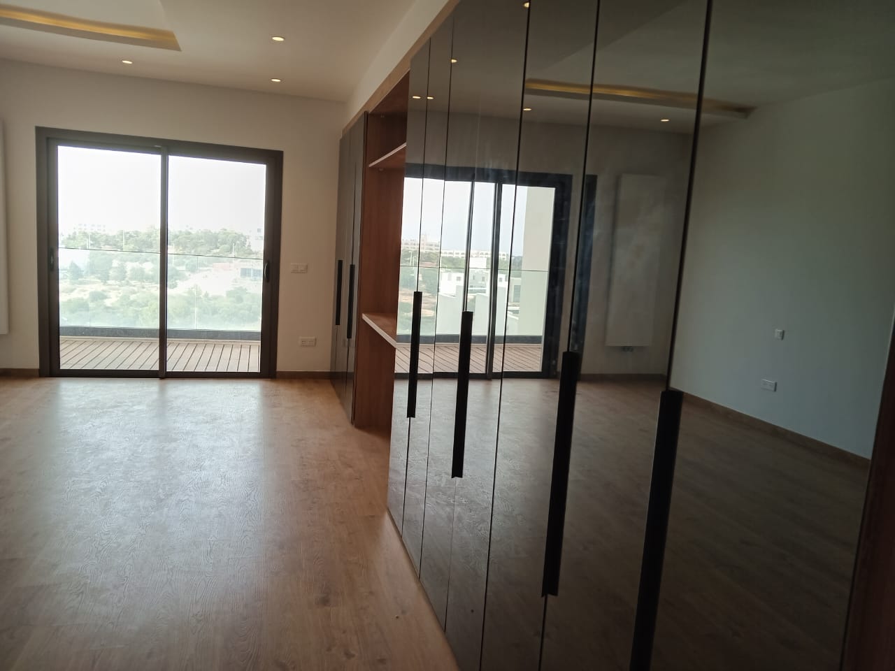La Marsa Gammart Location Appart. 5 pices+ Penthouse s4 avec vue de mer  gammarth