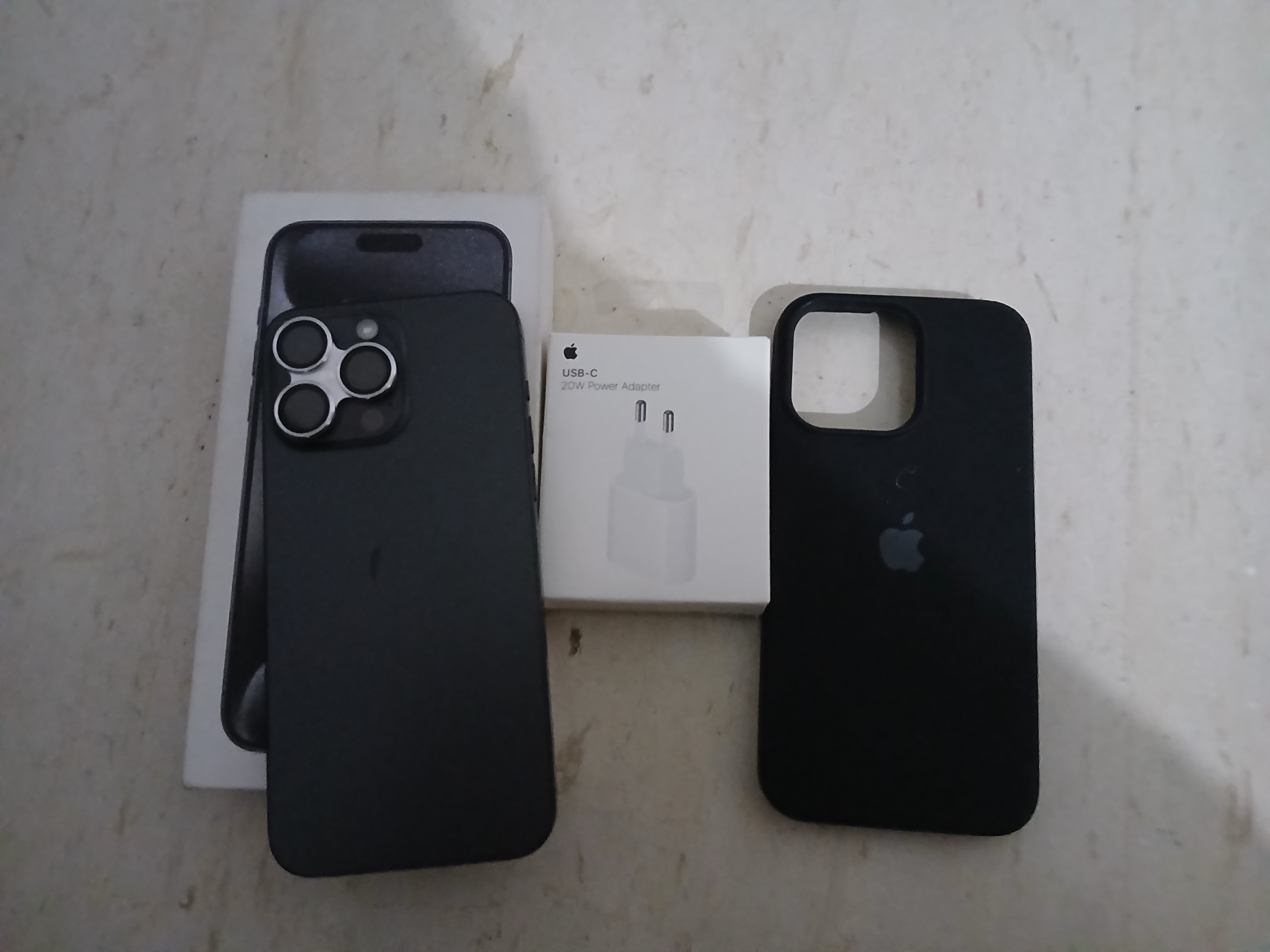 La Soukra Aeroport Tunis Carthage Apple - iPhone Autre Modle Iphone 15 pro max  stockage 512