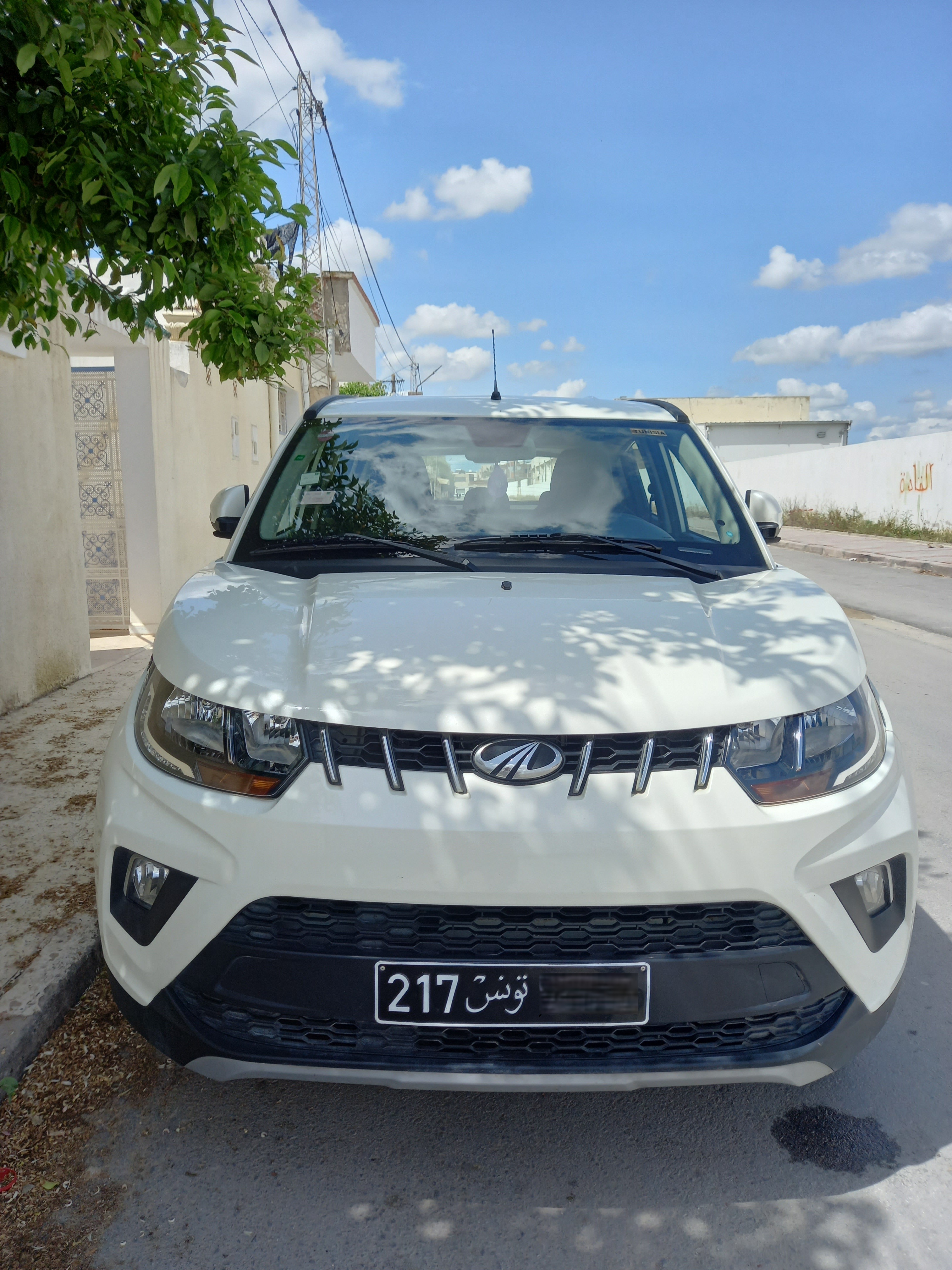 Mornaguia Mornaguia Mahindra Autre Modle Mahindra kuv100 k8 tout option