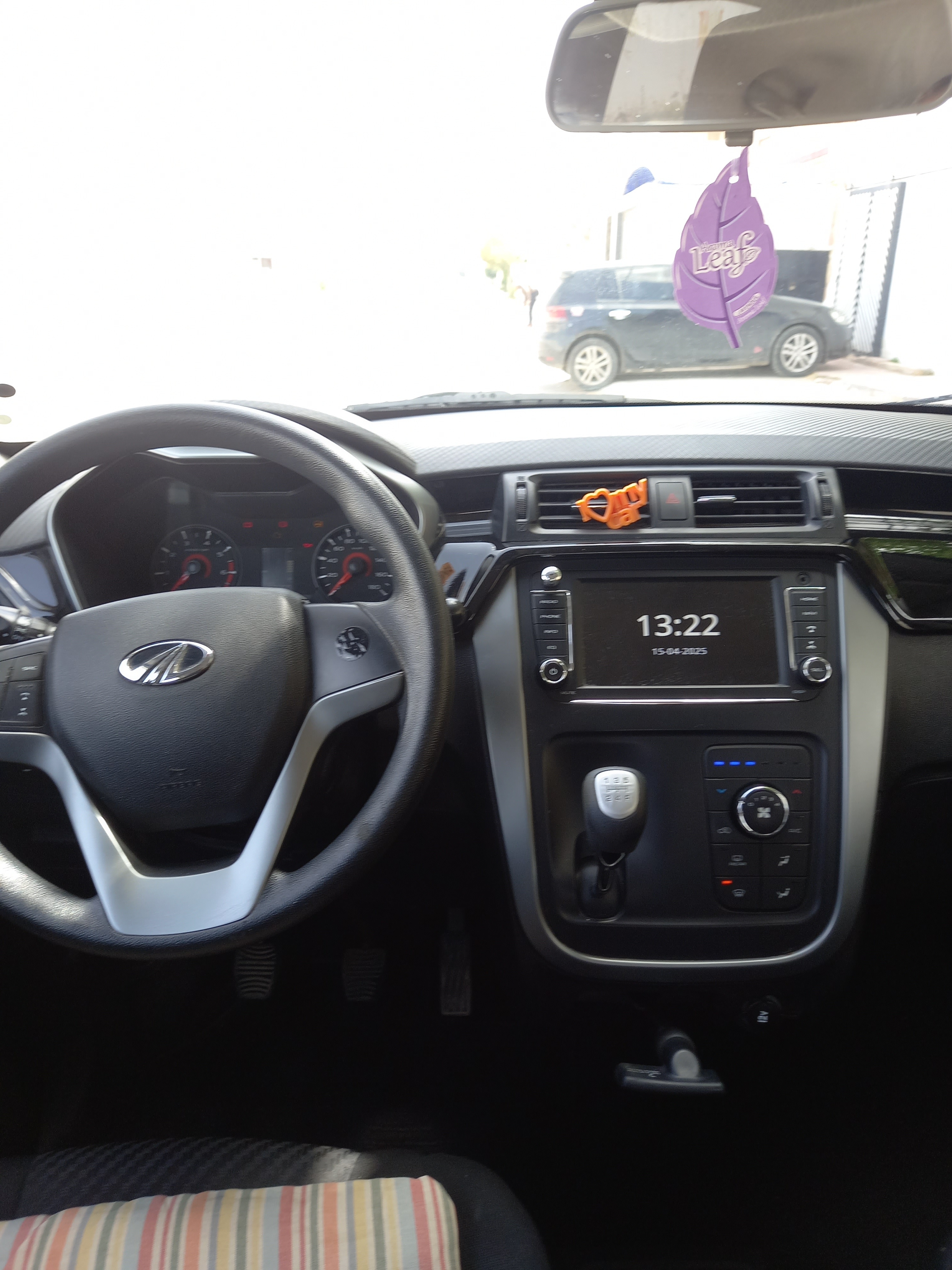 Mornaguia Mornaguia Mahindra Autre Modle Mahindra kuv100 k8 tout option