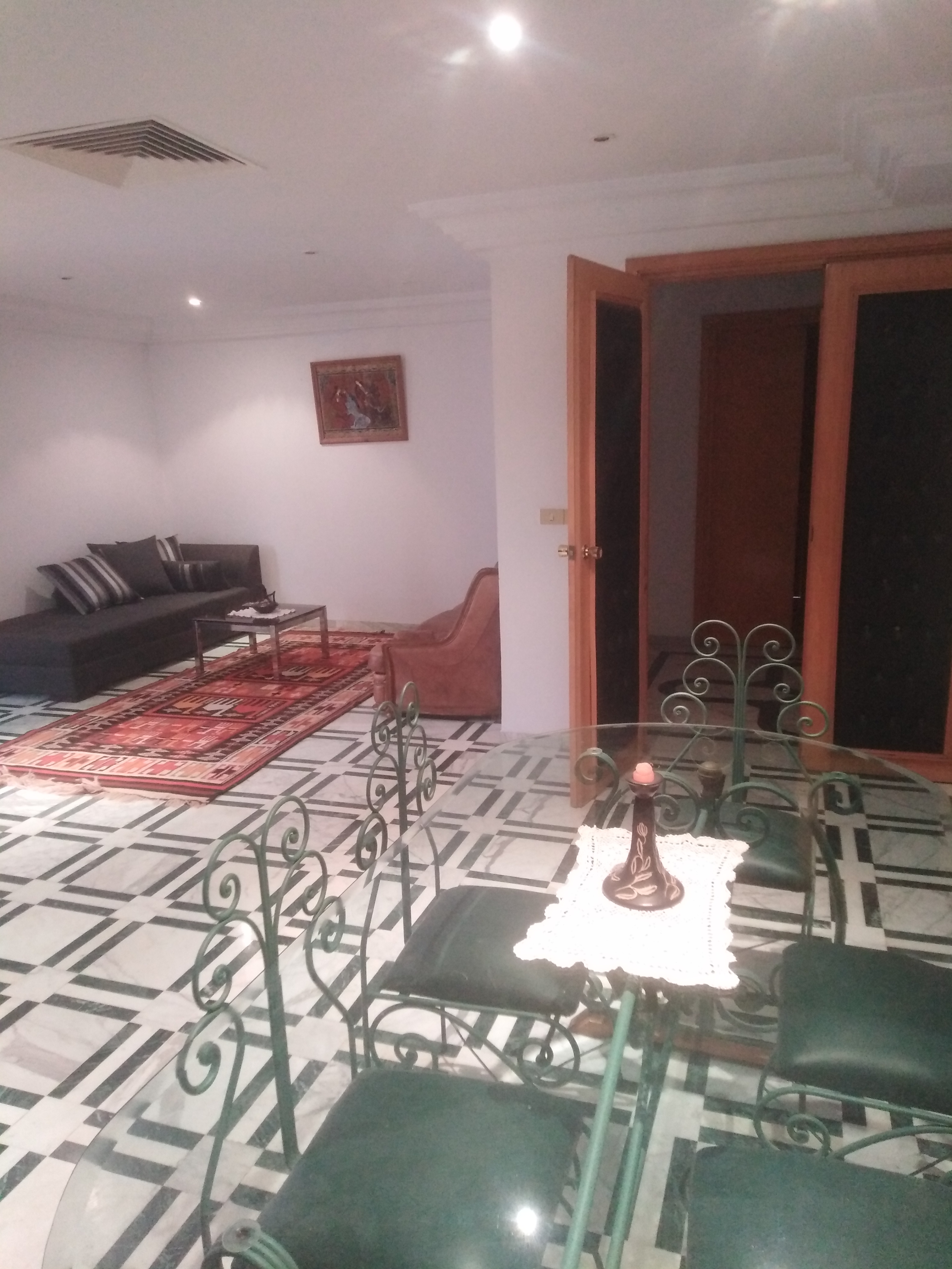 El Omrane El Omrane Location Appart. 5 pices+ 1me tage indpendant 130dt nuite 700dt semaine