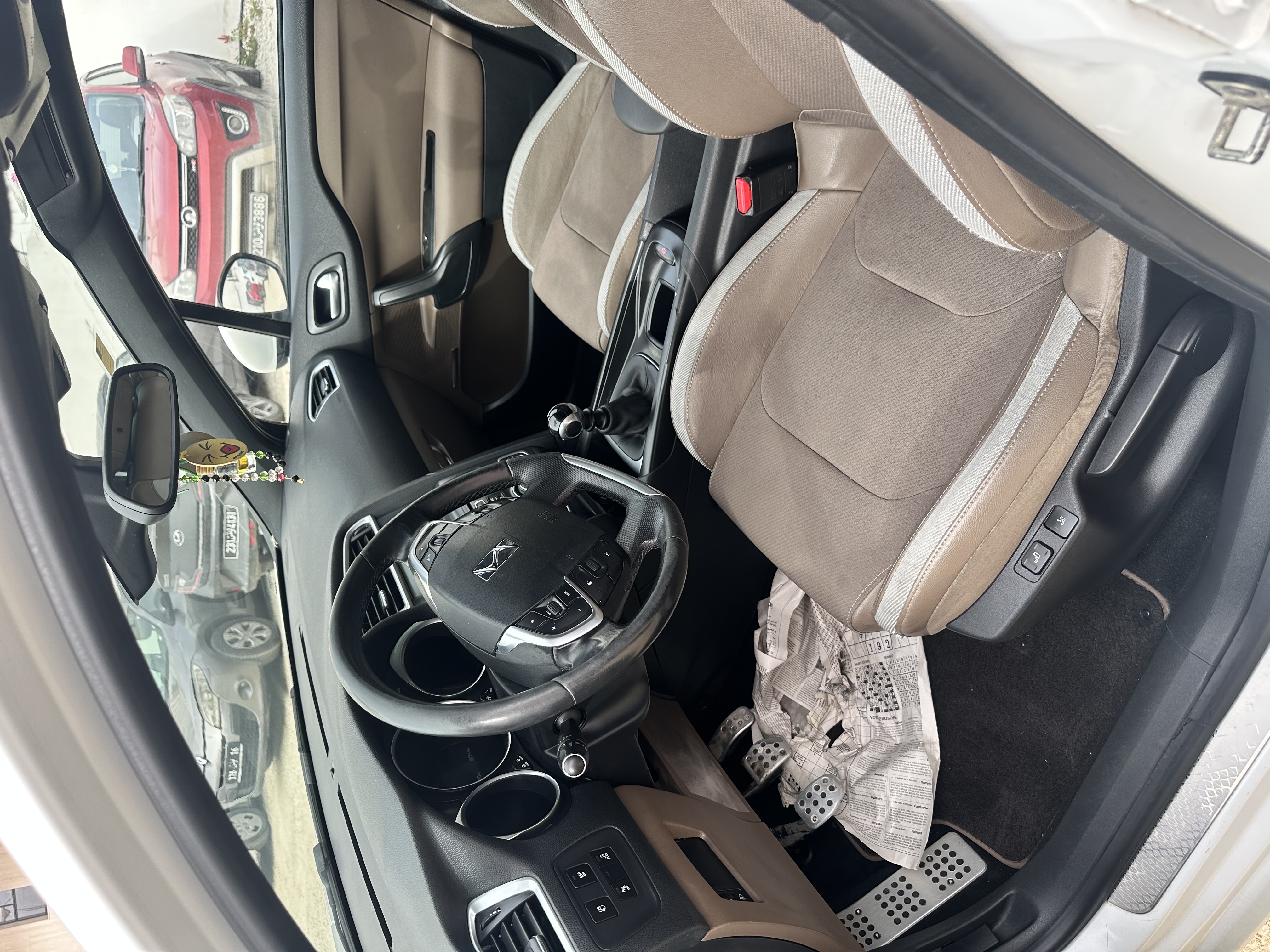 Ariana Ville Ariana Citroen DS4 Ds4 sport chic