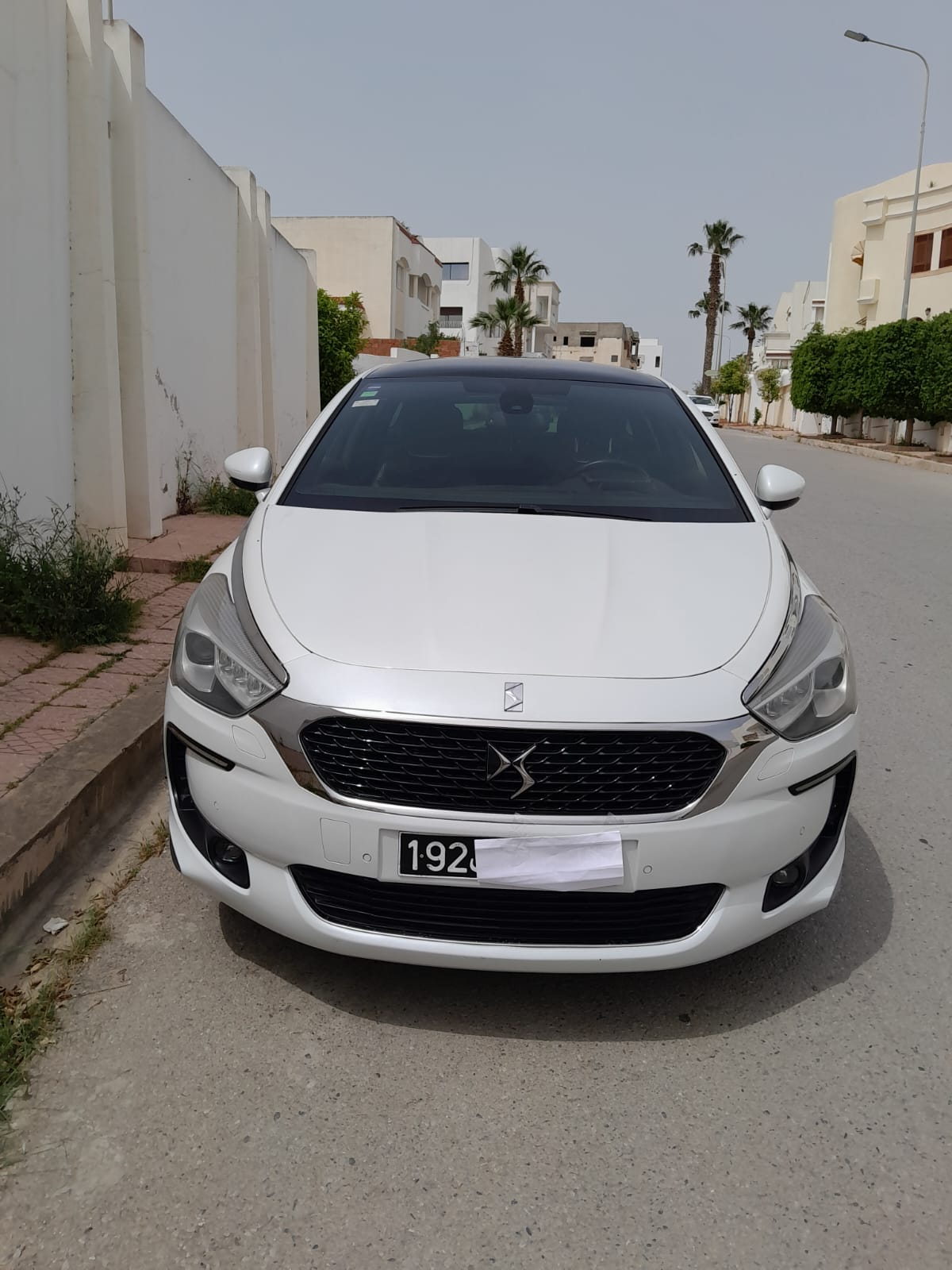 Mnihla Cite Ennasr Citroen DS5 Voiture ds5 de collection