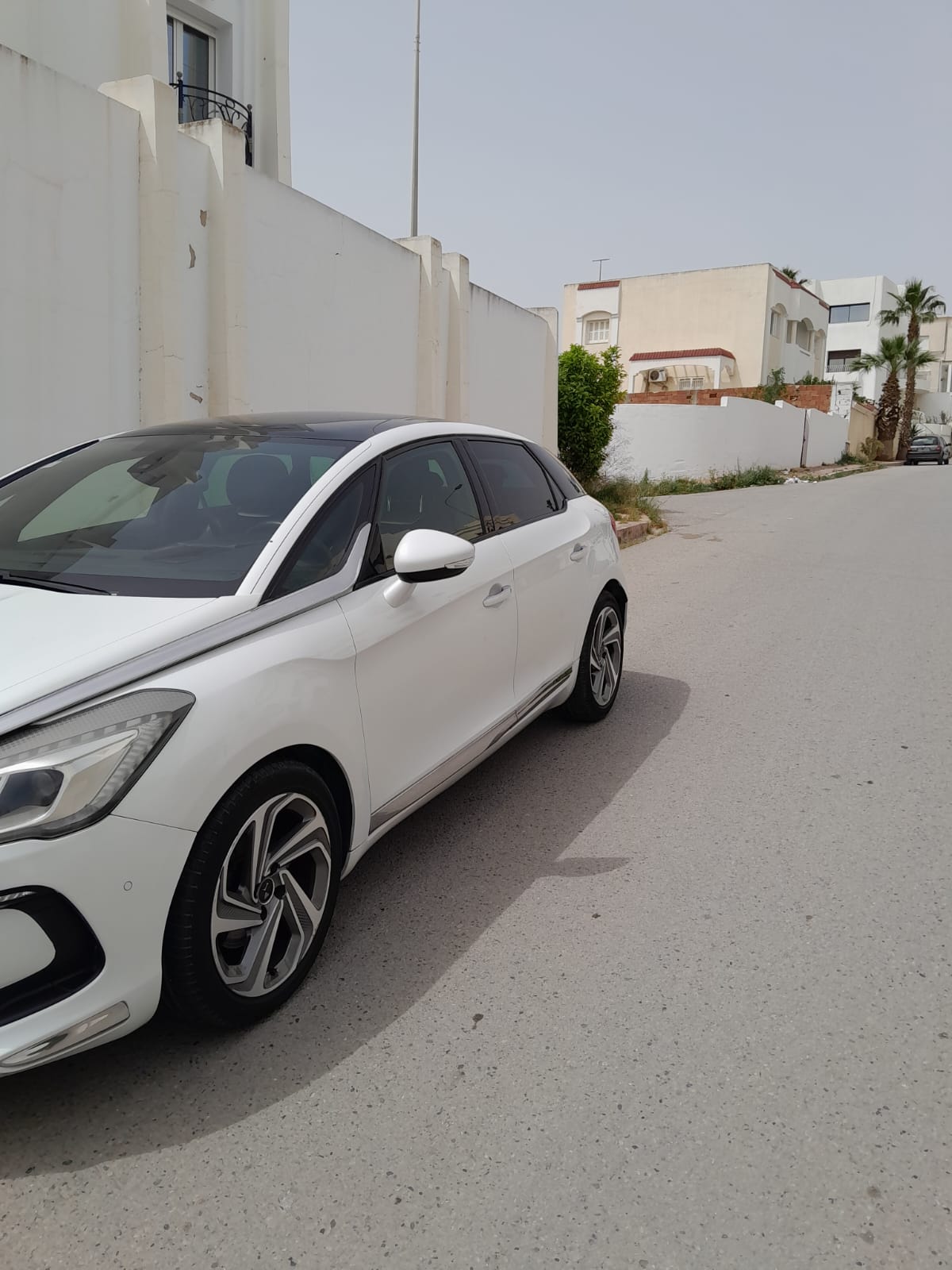 Mnihla Cite Ennasr Citroen DS5 Voiture ds5 de collection