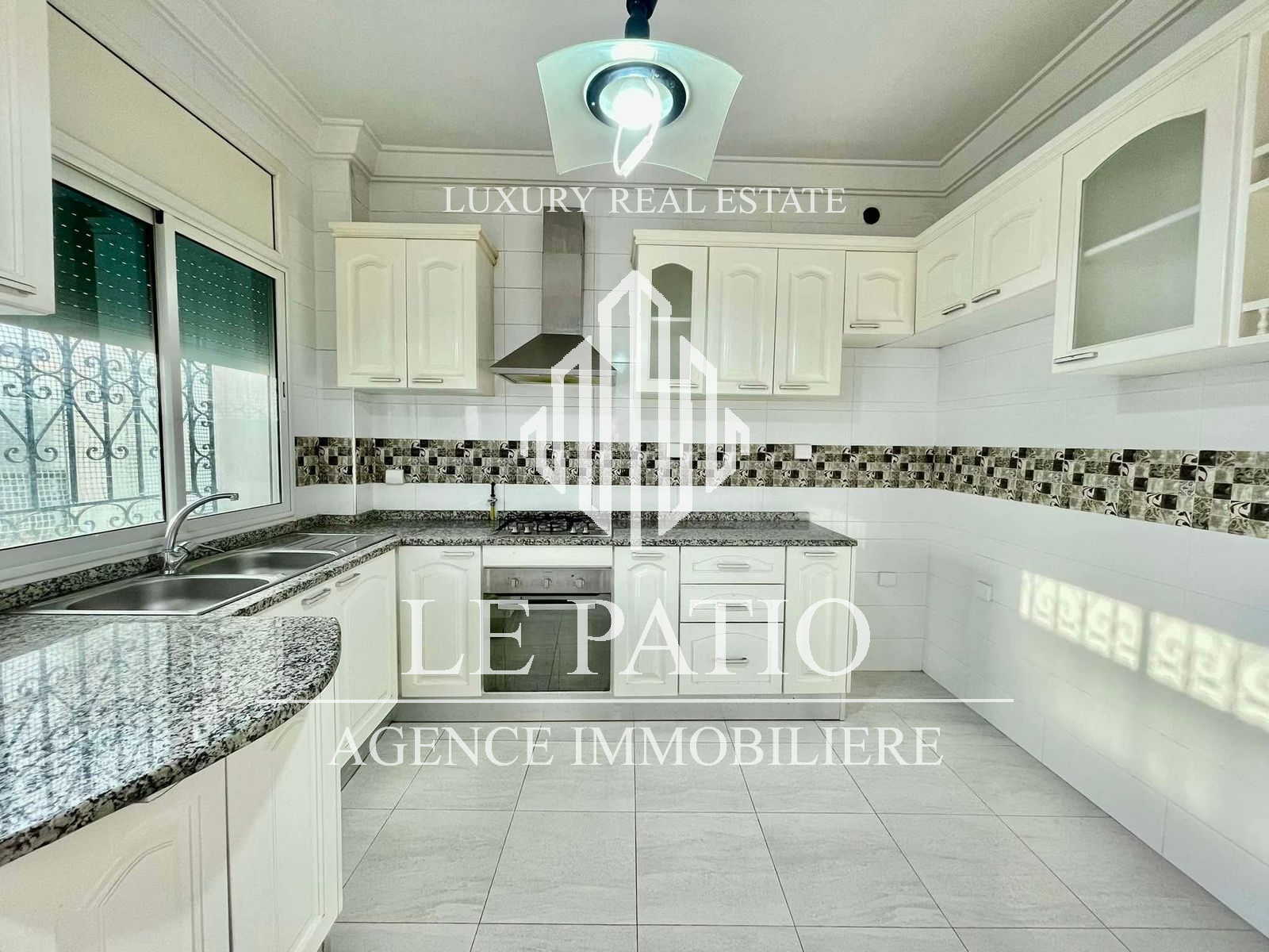 La Marsa Marsa Safsaf Location Appart. 4 pices Etage de villa s3 a la marsa ville