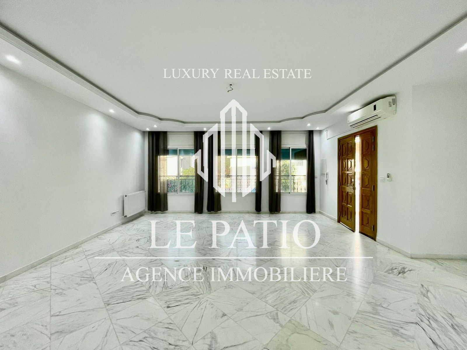 La Marsa Marsa Safsaf Location Appart. 4 pices Etage de villa s3 a la marsa ville