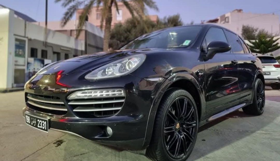 La Marsa Berge Du Lac Porsche Cayenne Porche cayenne