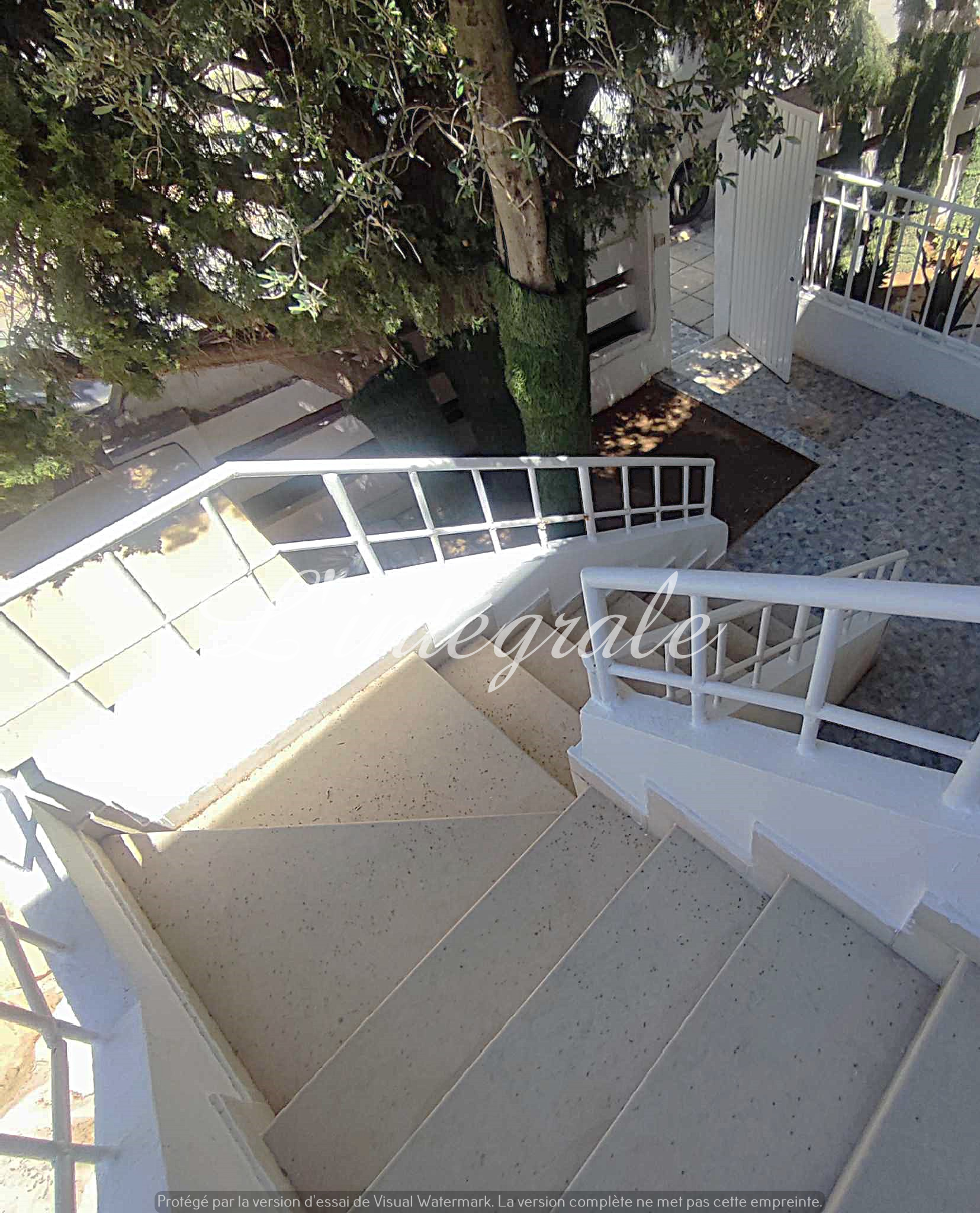 Ariana Ville El Menzah 7 Location Appart. 4 pices S3 tage de villa meubl