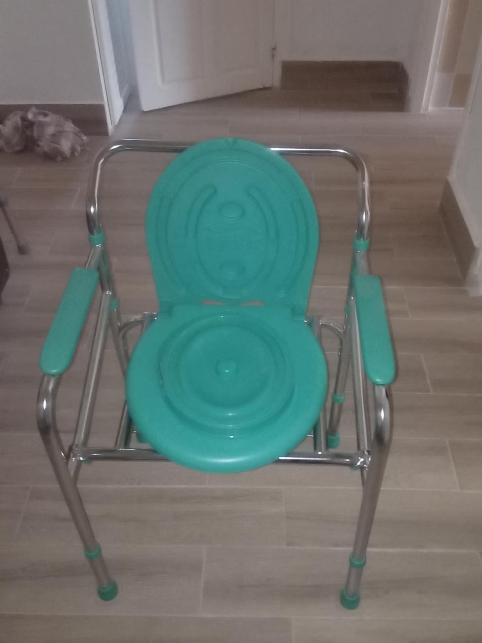 Hammam Lif Hammam Lif Autre Autre Chaise perce  avec pot confort