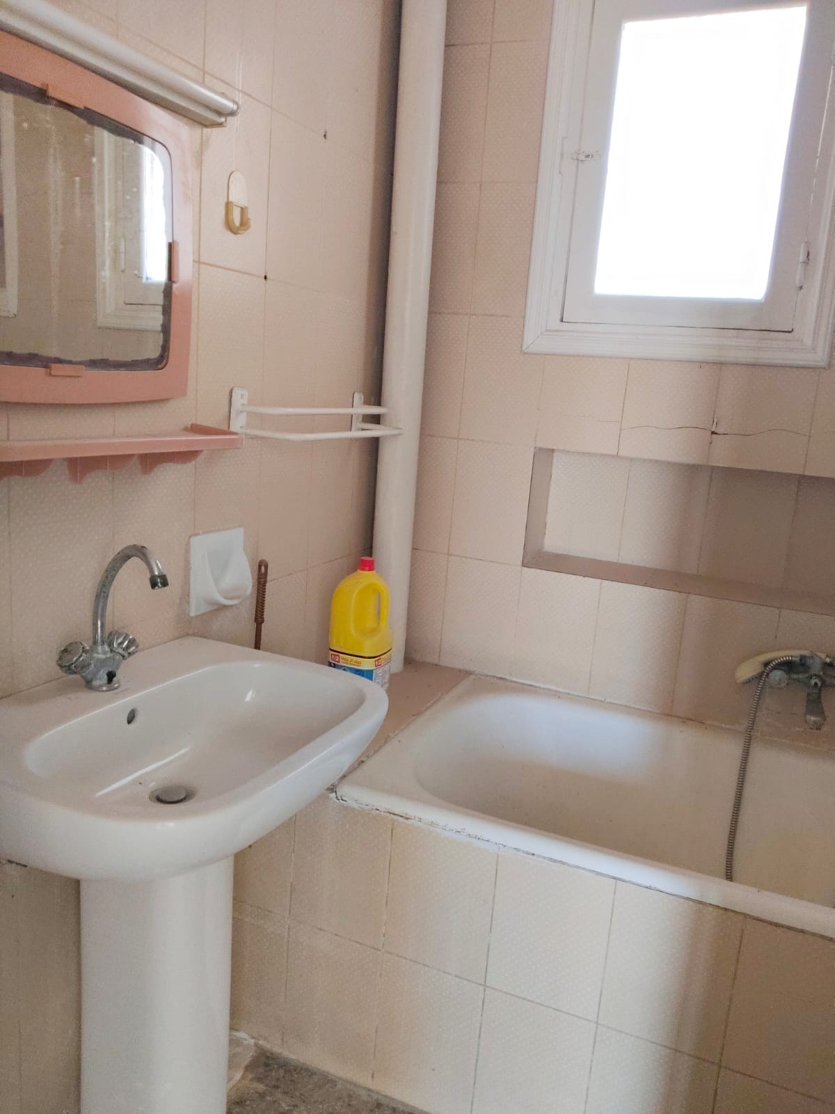 Ariana Ville&nbsp;Cite Ennouzha&nbsp;Vente&nbsp;Appart. 3 pi�ces&nbsp;Ariana cit� ennozha vnt s3