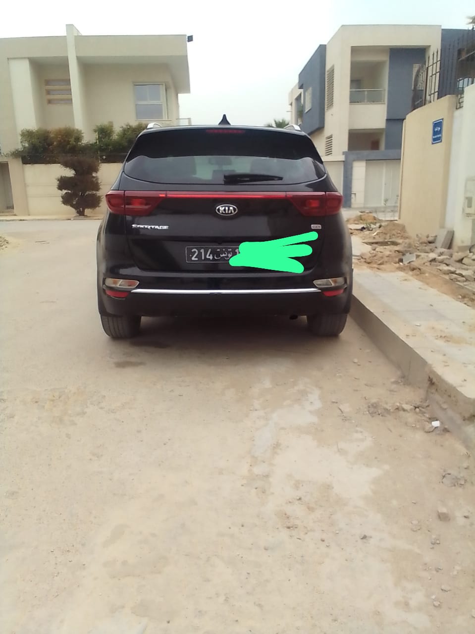 La Soukra Aeroport Tunis Carthage Kia Sportage.4x2 Voiture pour femme