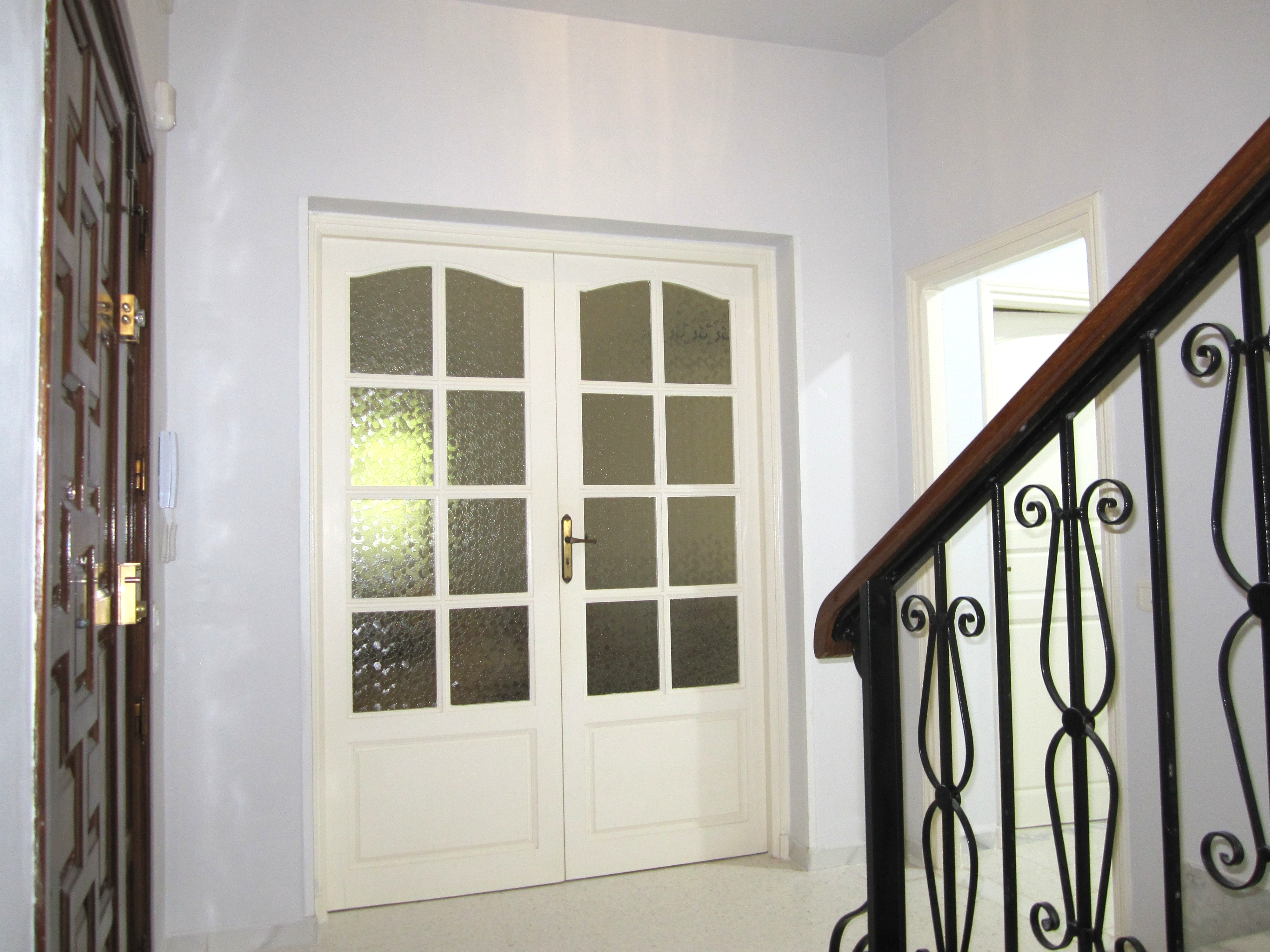 Raoued Cite El Ghazala 1 Vente Maisons Villa moderne de style amricain   prix rduit