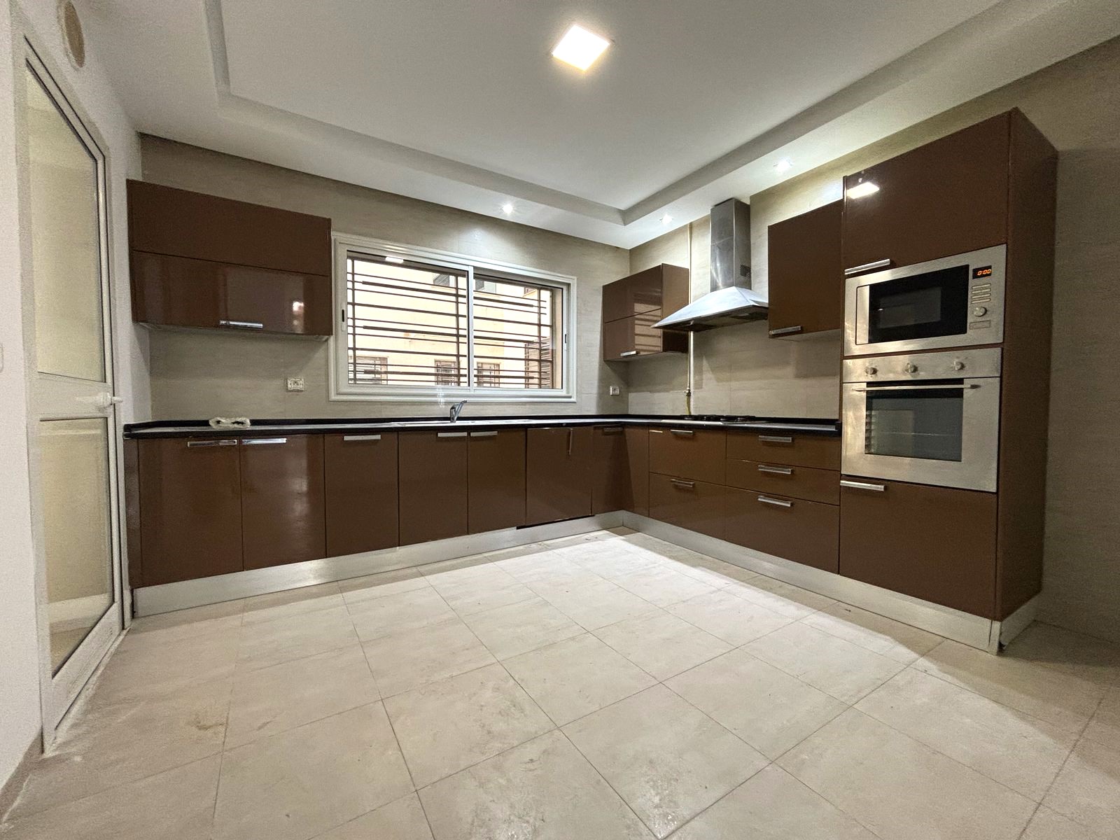 La Soukra La Soukra Location Appart. 5 pices+ Appt s4  la soukra park