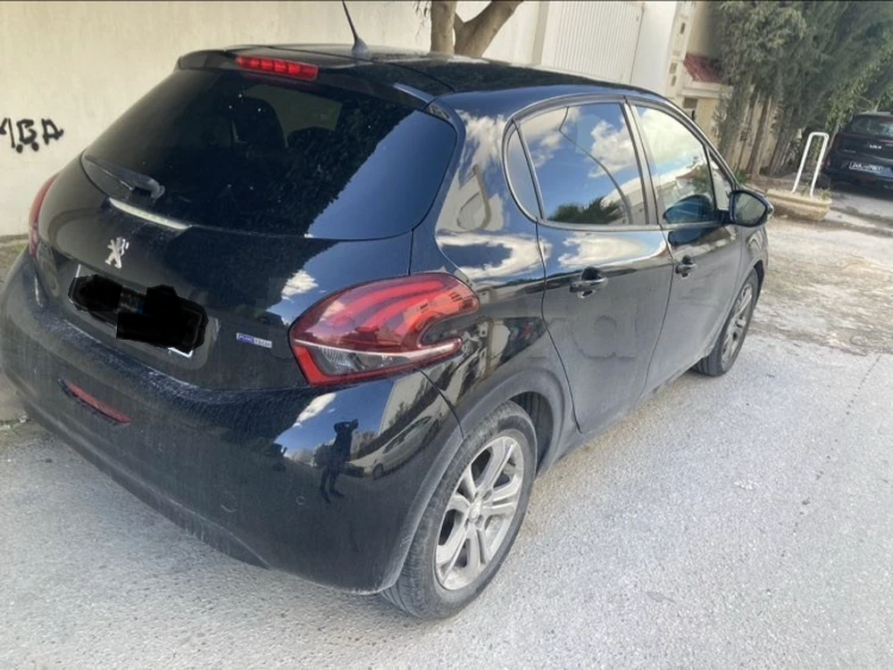 Ben Arous Ben Arous Peugeot 208 Belle 2o8 importe de france