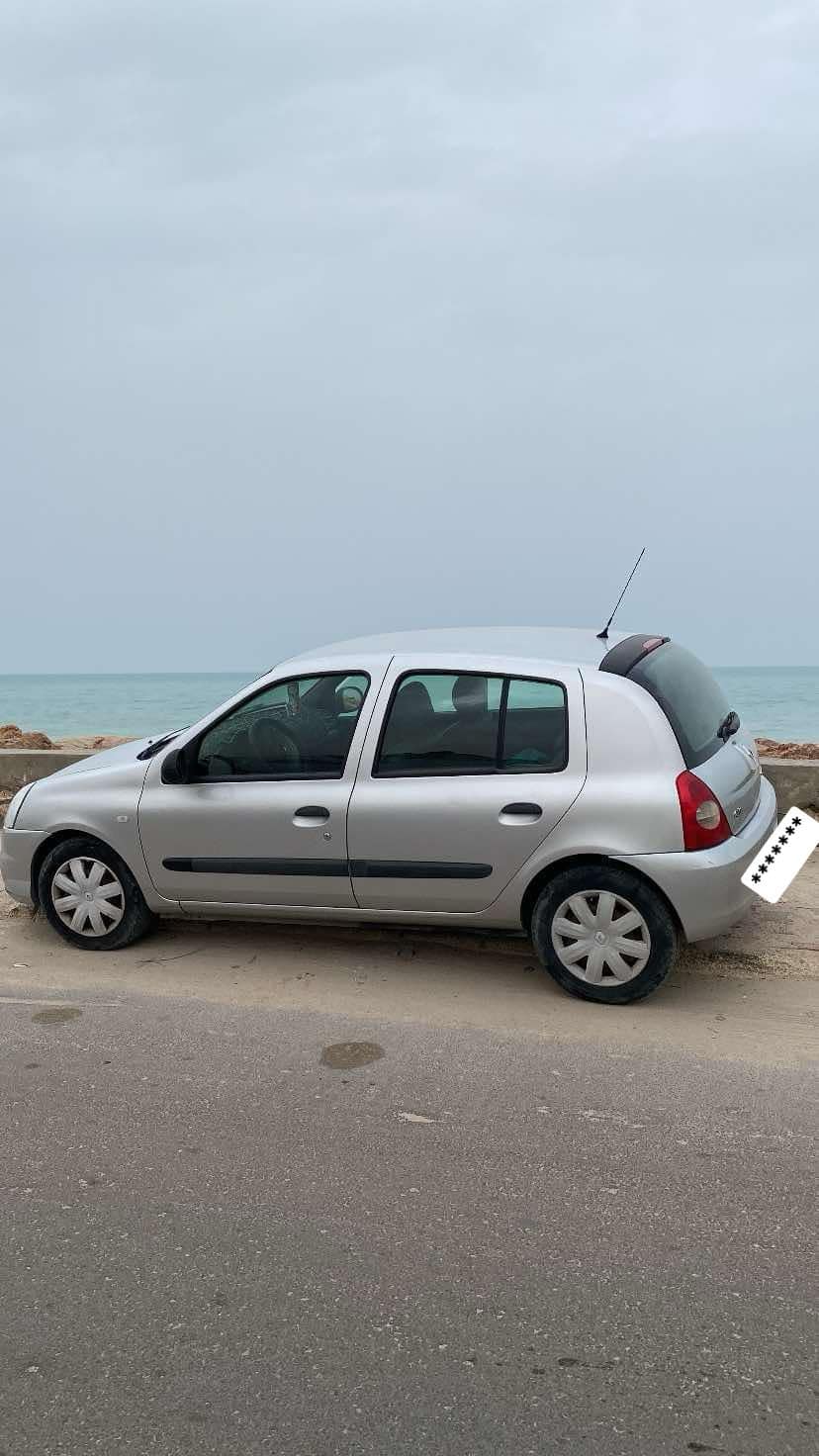 Djerba - Houmet Essouk Djerba  Renault Clio Clio campus