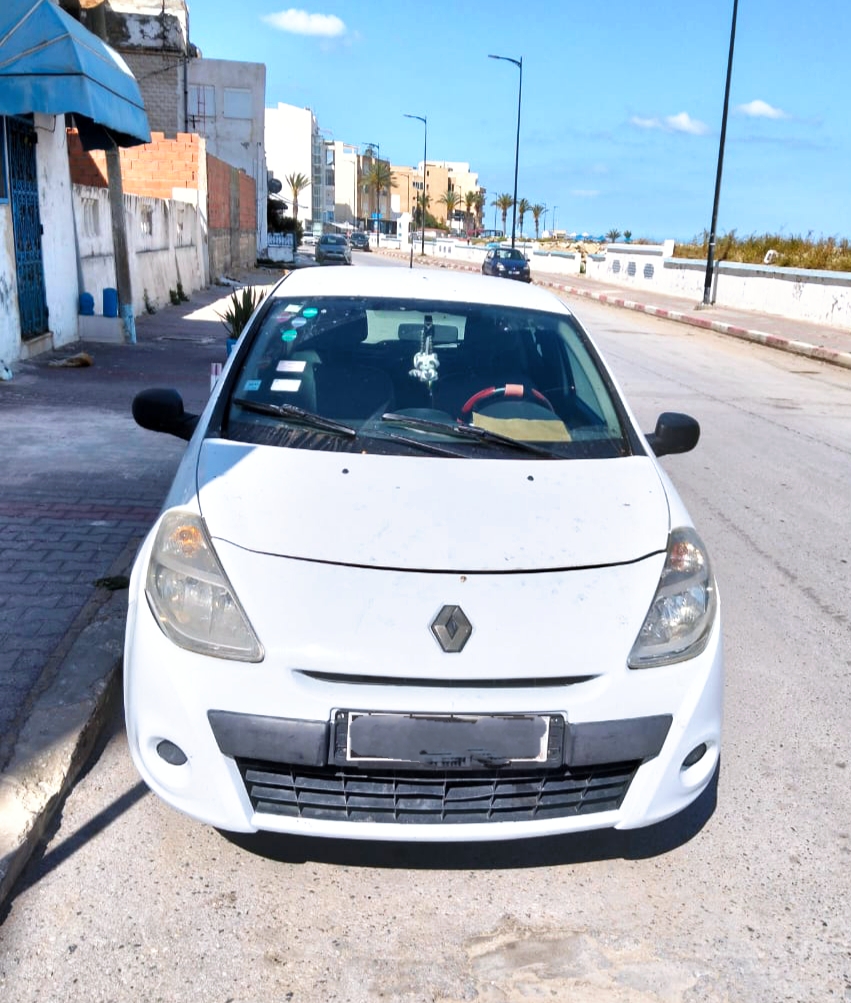 Ezzahra Ezzahra Renault Clio Clio 3 phase2